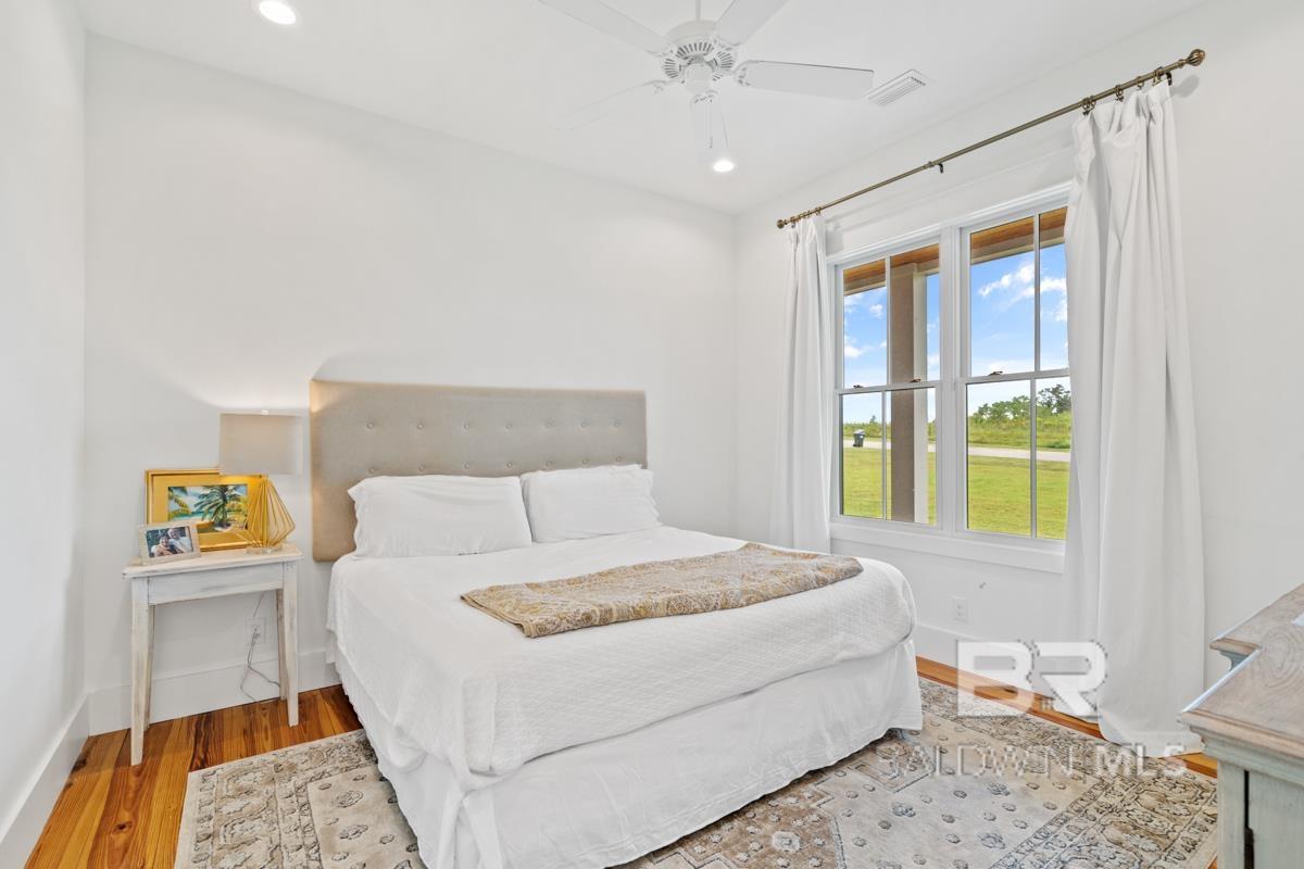 https://zimg.paragon.ice.com/ParagonImages/Property/PG/BCAR/395944/22/0/0/da41deb4f8599f638511a1d2d807f70c/7/7de504bf05816787c61e6c80f1ae66f4/395944-BFA3FB19-2DDE-491F-95B4-81D959CC388C.JPG