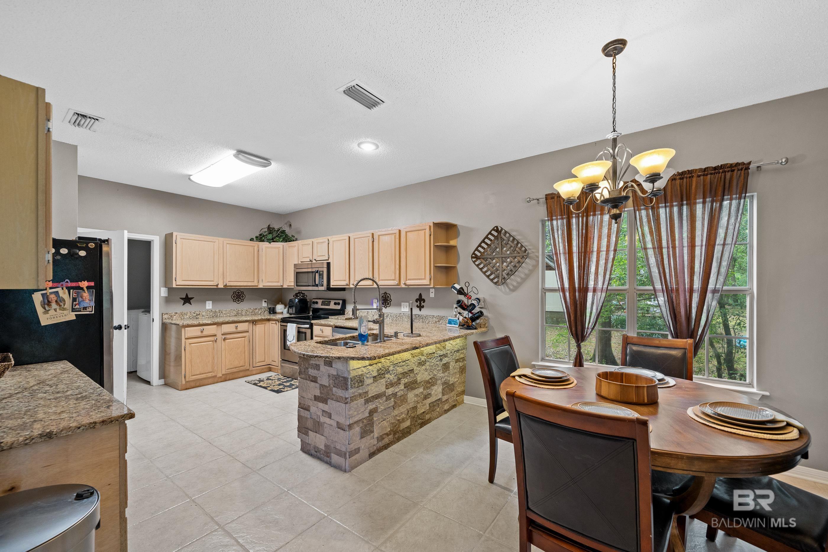 150 Lakeview Loop, Daphne, AL, 36526