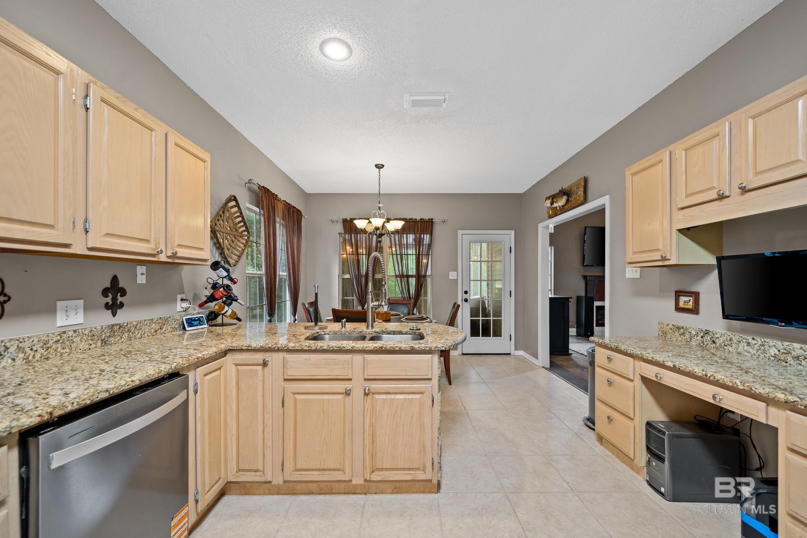 150 Lakeview Loop, Daphne, AL, 36526