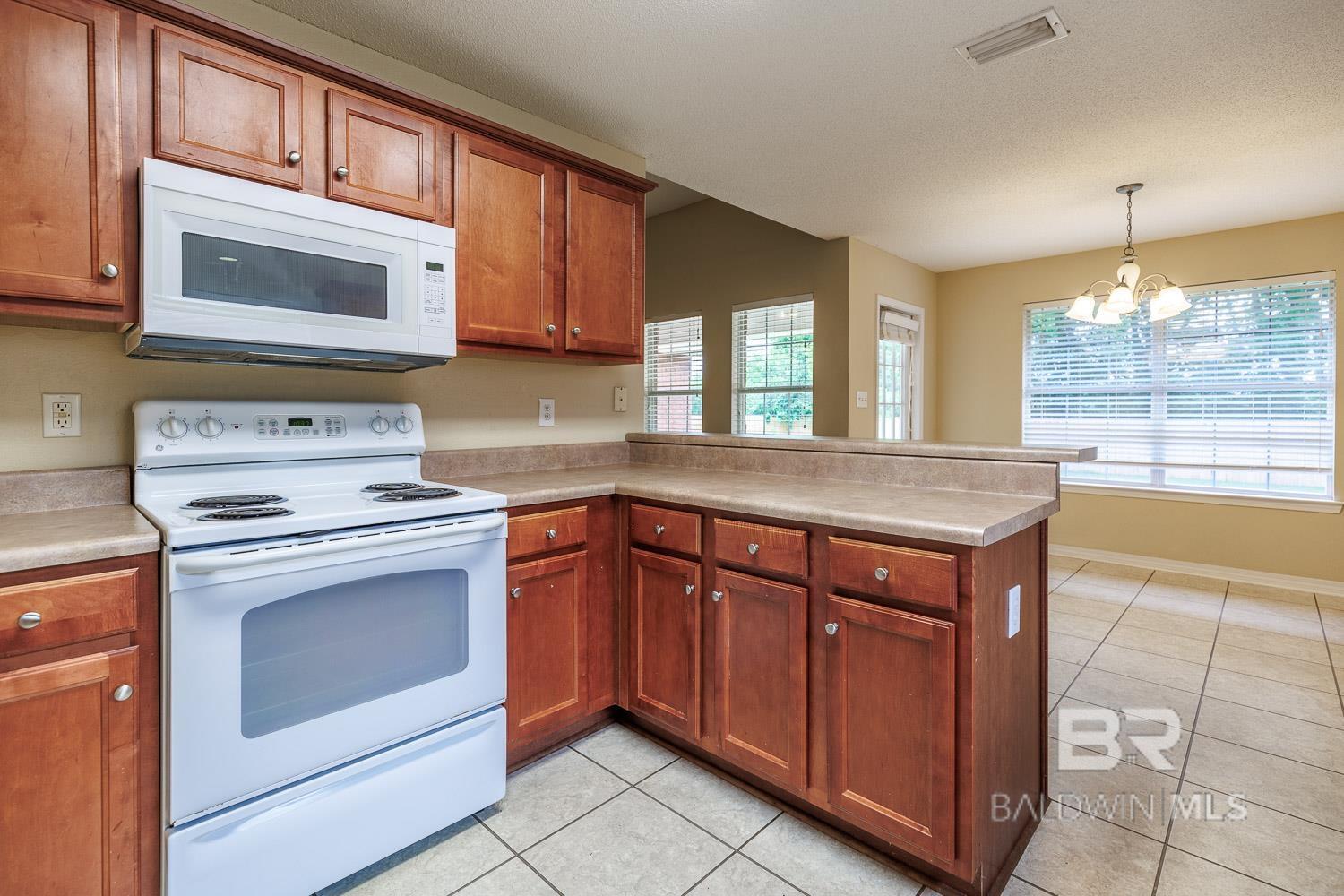 https://zimg.paragon.ice.com/ParagonImages/Property/PG/BCAR/395976/13/0/0/80c8fe707c8f8e1d939f9d3ef2ce2f49/7/87ee688ac53bd0f9bece6f3cc84fb84b/395976-125ec512-c189-4b55-aad5-8b877a5108c8.JPG