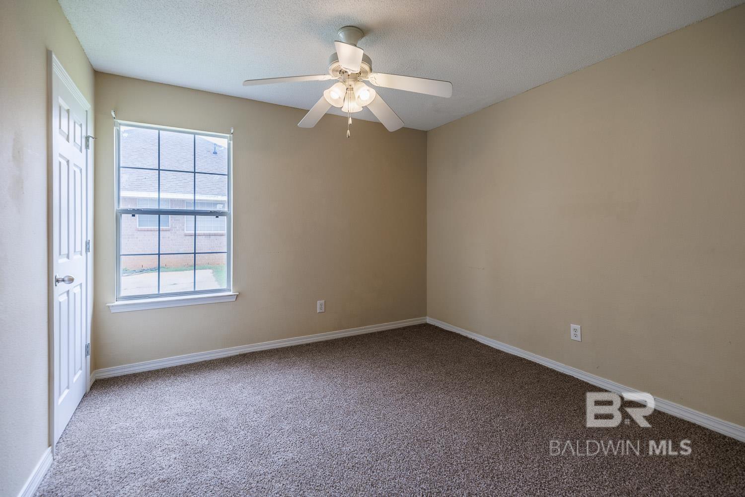 https://zimg.paragon.ice.com/ParagonImages/Property/PG/BCAR/395976/21/0/0/7b98ea173b854614813f9b535108b713/7/87ee688ac53bd0f9bece6f3cc84fb84b/395976-4f768f1a-46db-4dac-b427-b74bc3fed2f0.JPG