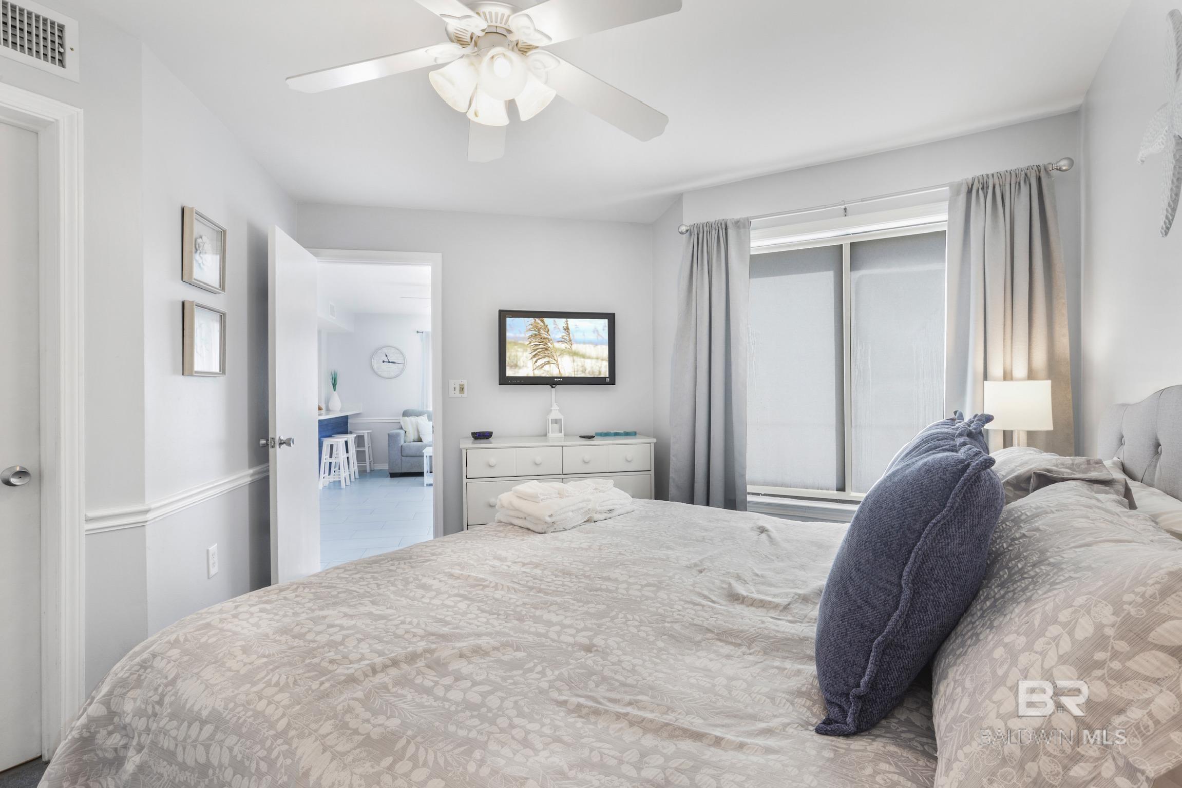 https://zimg.paragon.ice.com/ParagonImages/Property/PG/BCAR/396005/11/0/0/be5e336a62f5200eacb03f2d3522d77e/7/063b85ae523bfecc9f516d9b651e43ba/396005-f22210ce-4889-40ca-9098-ee41b6232cc9.JPG