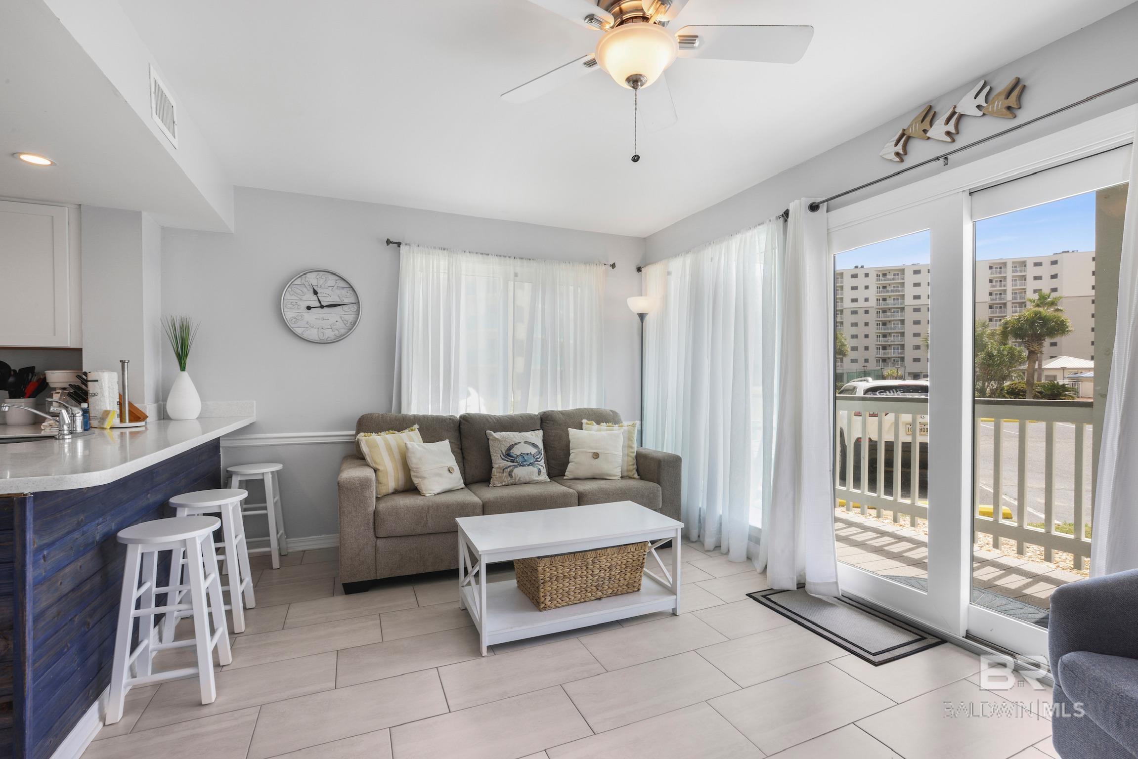 https://zimg.paragon.ice.com/ParagonImages/Property/PG/BCAR/396005/8/0/0/5b9034f1f31ce44d185e5df52e7afc48/7/063b85ae523bfecc9f516d9b651e43ba/396005-005b6fa2-bca9-477c-9438-db1579c0a226.JPG