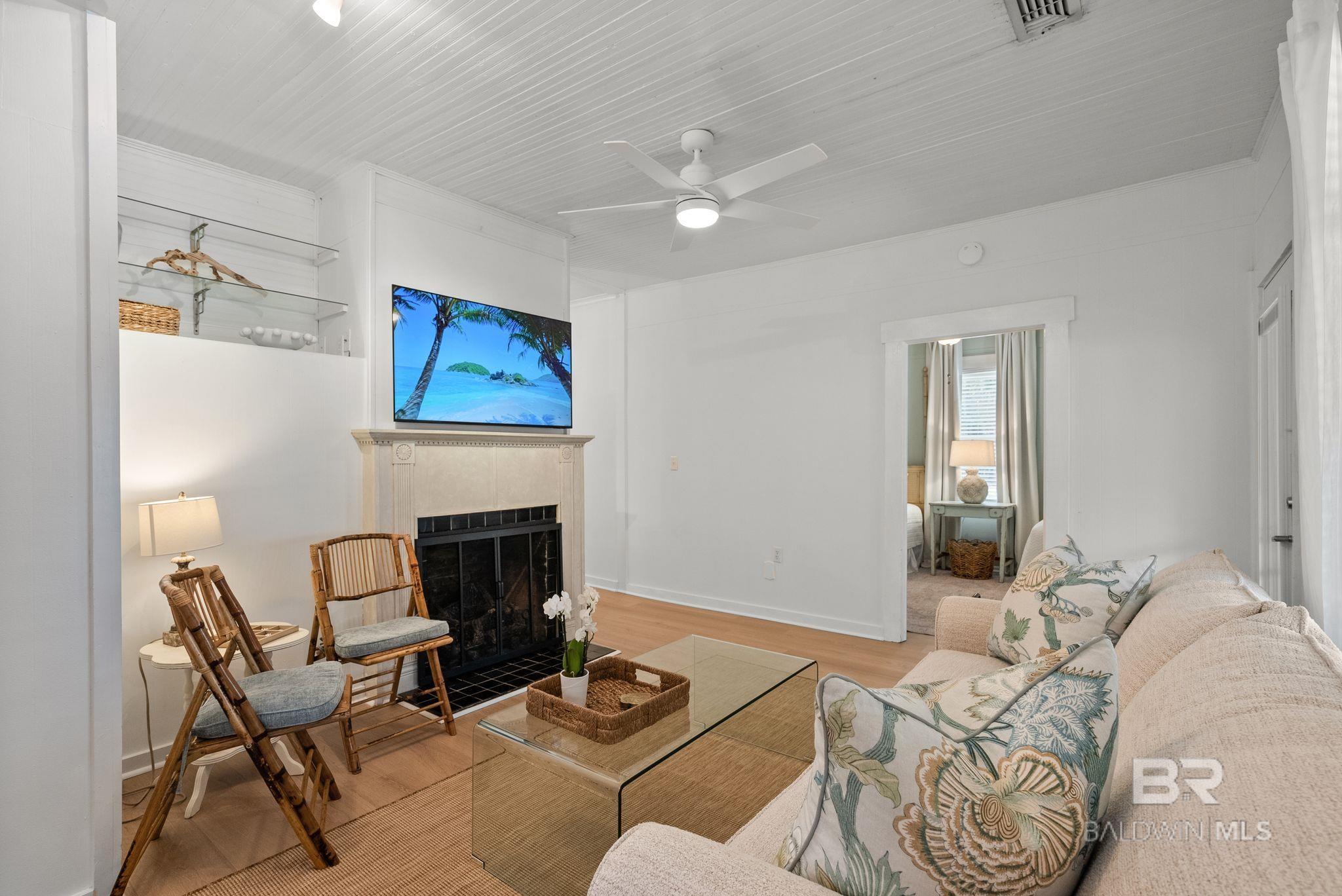 https://zimg.paragon.ice.com/ParagonImages/Property/PG/BCAR/396009/2/0/0/c8f35915be3c47419b68a3d94ef6c44b/7/392c234cec7cbdde81e8a8dd0016be0a/396009-47daca30-5b37-42bc-8b23-512fdf818222.JPG