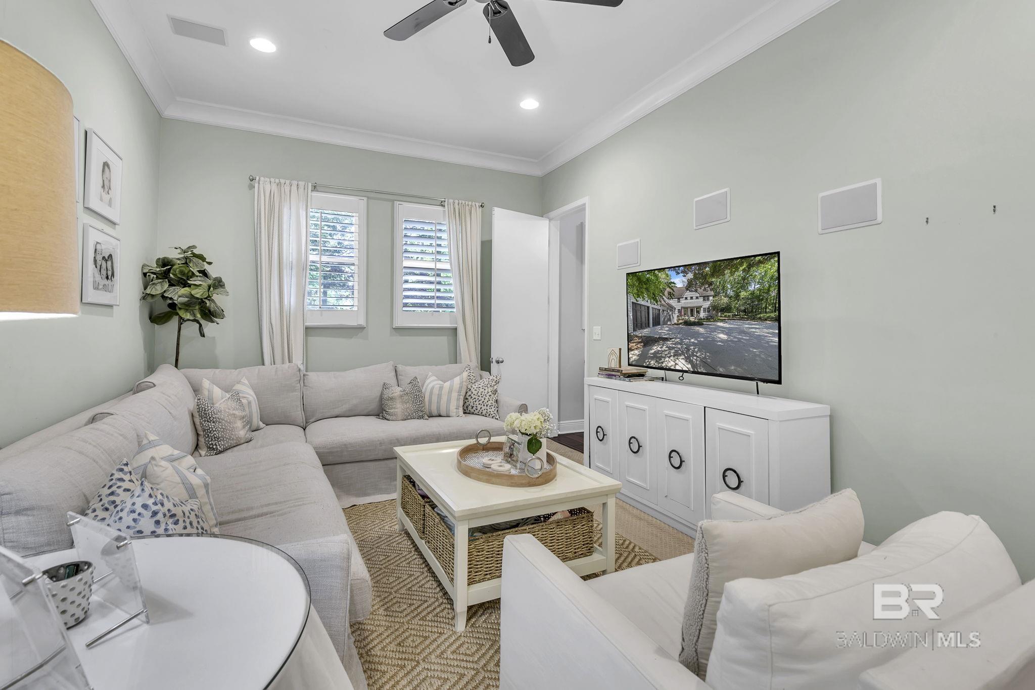 https://zimg.paragon.ice.com/ParagonImages/Property/PG/BCAR/396012/27/0/0/5233d48212dbf37fd3ce507985bd4c6c/7/552037c4f52f163413db199755eb3450/396012-E34EECD2-36A5-47C2-AF7B-66B205AD9D48.JPG