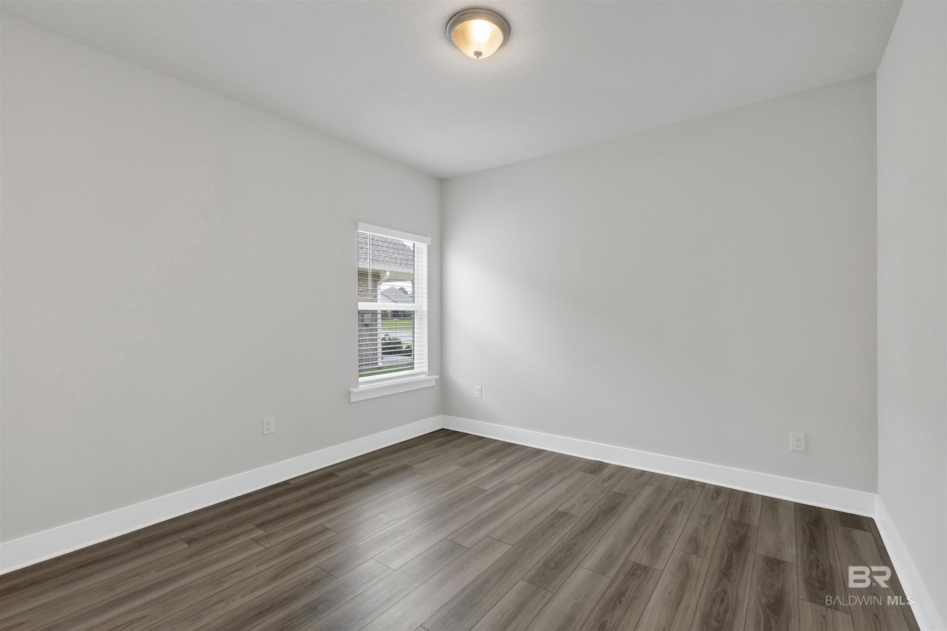 https://zimg.paragon.ice.com/ParagonImages/Property/PG/BCAR/396013/24/0/0/8b076deeb4799aeec62633e22f442a9d/7/a0b5293703257ccef5c09dda97027425/396013-b826648b-19d7-466d-9f52-905f1dea748e.JPG