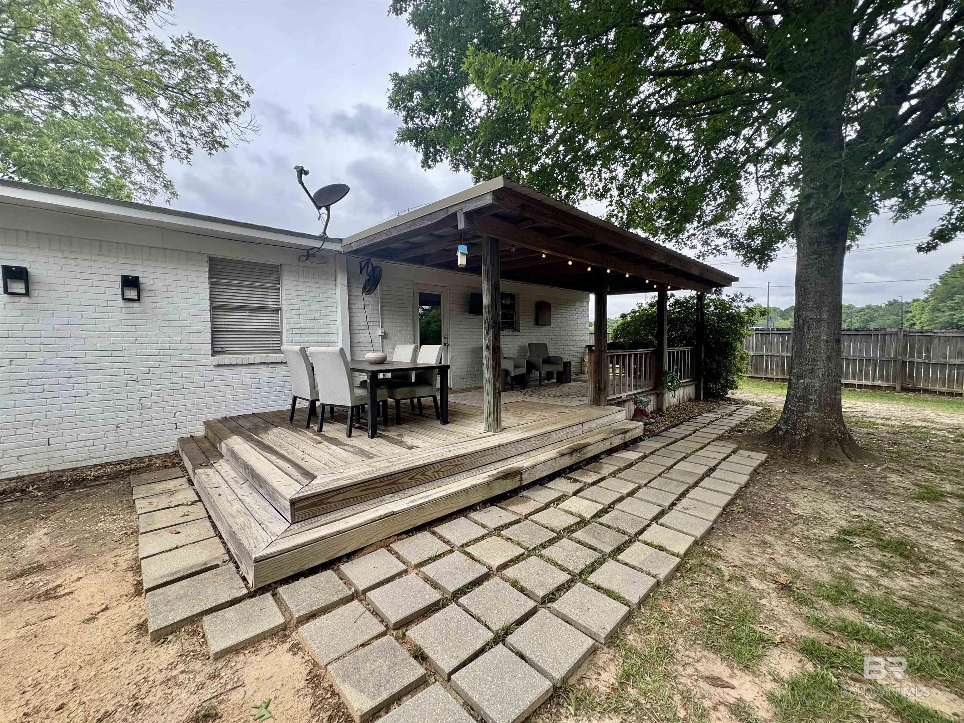 https://zimg.paragon.ice.com/ParagonImages/Property/PG/BCAR/396029/3/0/0/1e5f04789c20ae8106d16100ec83858b/7/a6134346878f1645e8c68a38fc72f37e/396029-d5736528-7a15-42e6-9376-4922e9c8be09.JPG