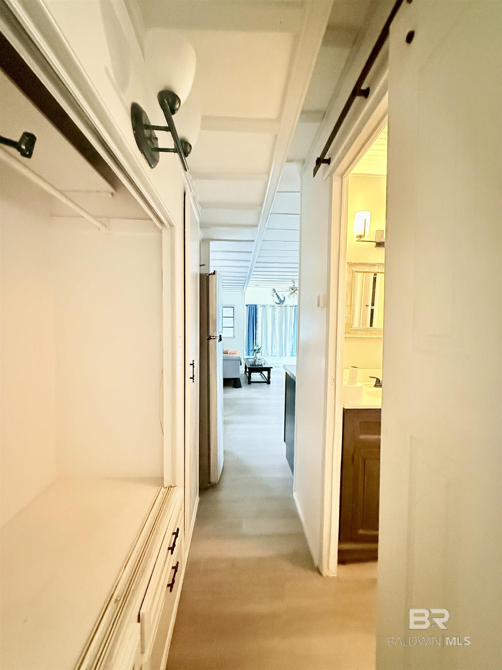 https://zimg.paragon.ice.com/ParagonImages/Property/PG/BCAR/396035/11/0/0/94acaf77ceb4703d9fdcfce23042b0e7/7/f602afb574c69b8933564f4e16ca7999/396035-df772d60-30b3-44aa-911d-7f147c3e81c5.JPG