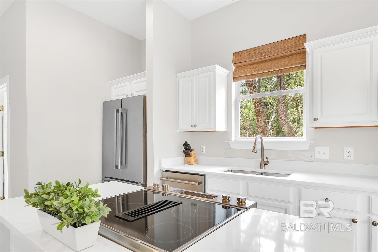https://zimg.paragon.ice.com/ParagonImages/Property/PG/BCAR/396049/23/0/0/d74d608eb57f5c45b36e8d57dbfa6eaf/7/27d4451149cd227265302db70d903f23/396049-E2731BB2-5E0F-462E-9DA7-45F7F58115C9.JPG