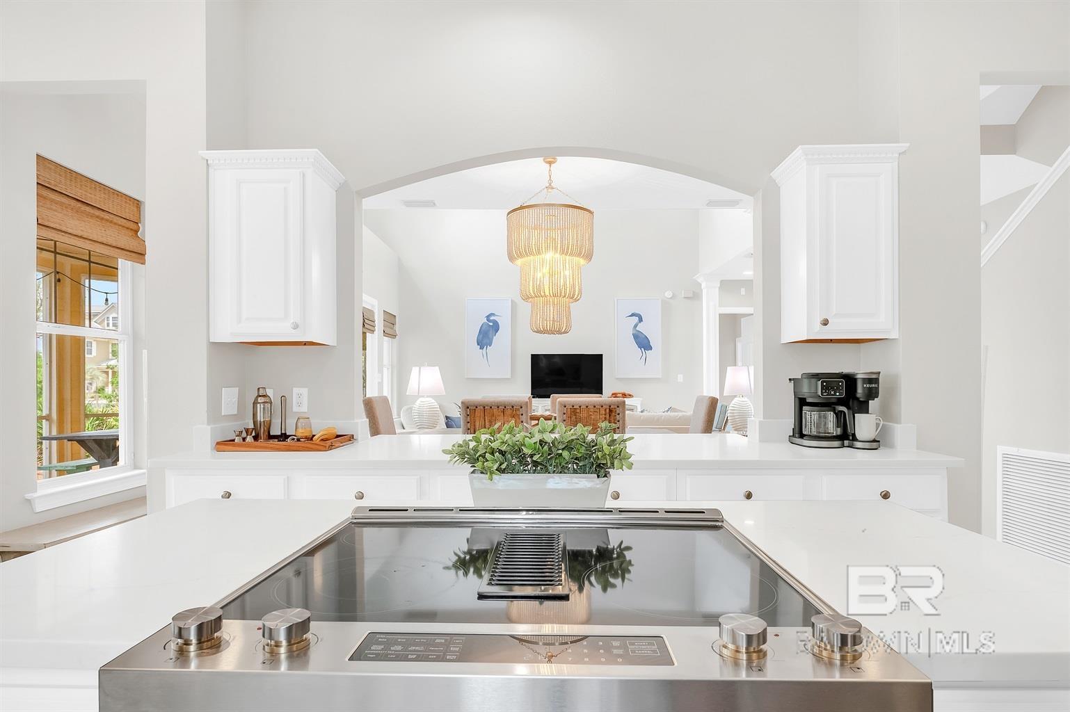 https://zimg.paragon.ice.com/ParagonImages/Property/PG/BCAR/396049/24/0/0/1111c7c48a529ddbb64a5431a8856380/7/27d4451149cd227265302db70d903f23/396049-47B5604A-0E9A-44BC-A8C4-7F3A1E449A78.JPG