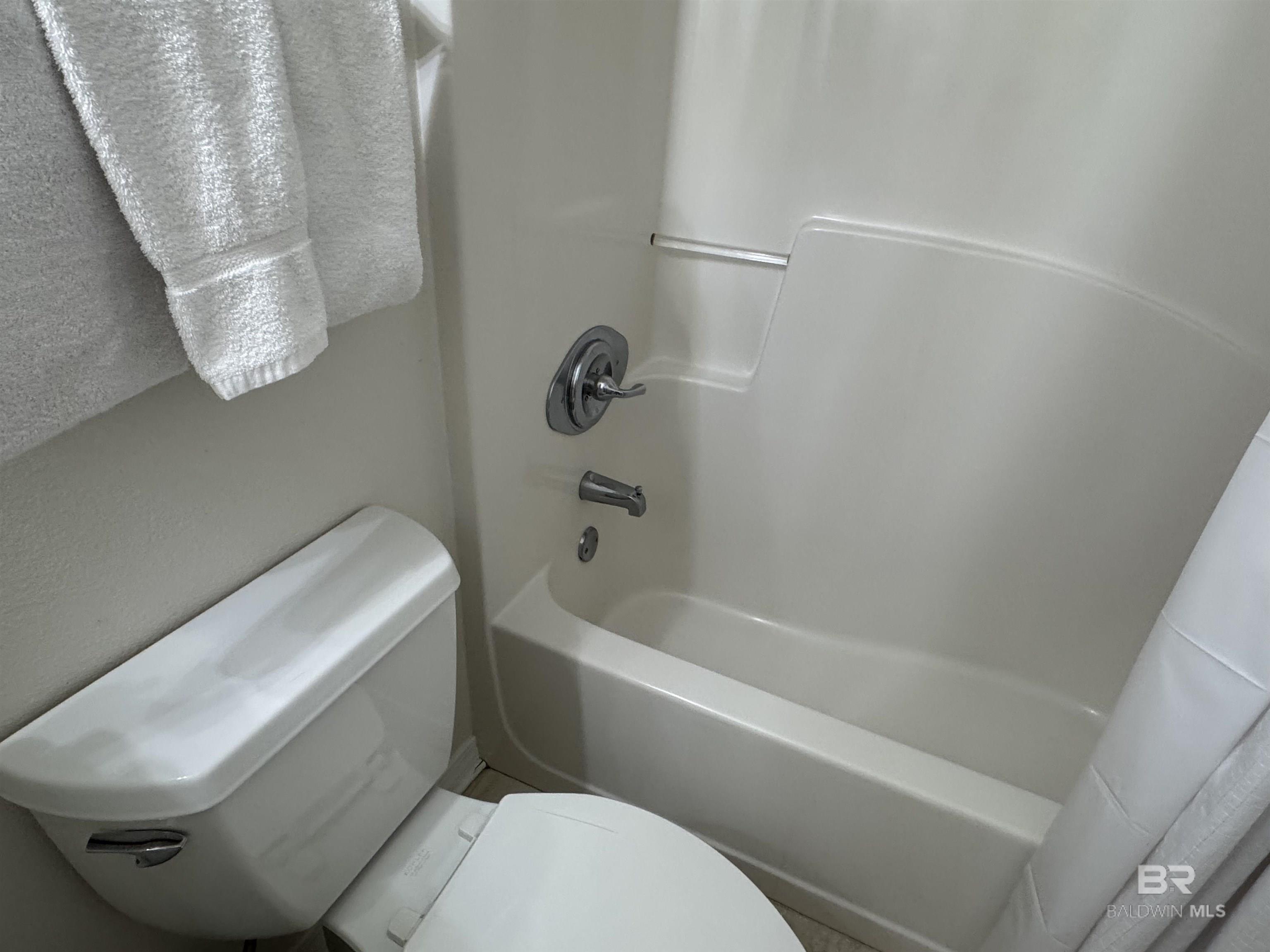 https://zimg.paragon.ice.com/ParagonImages/Property/PG/BCAR/396078/20/0/0/cdeb4836a3e1f74b309ce09042f3b2cd/7/5e9c7fc6ad53a662ba3134d66a5fee88/396078-a9657f68-b9b1-4fca-980f-7804fd69aa12.JPG