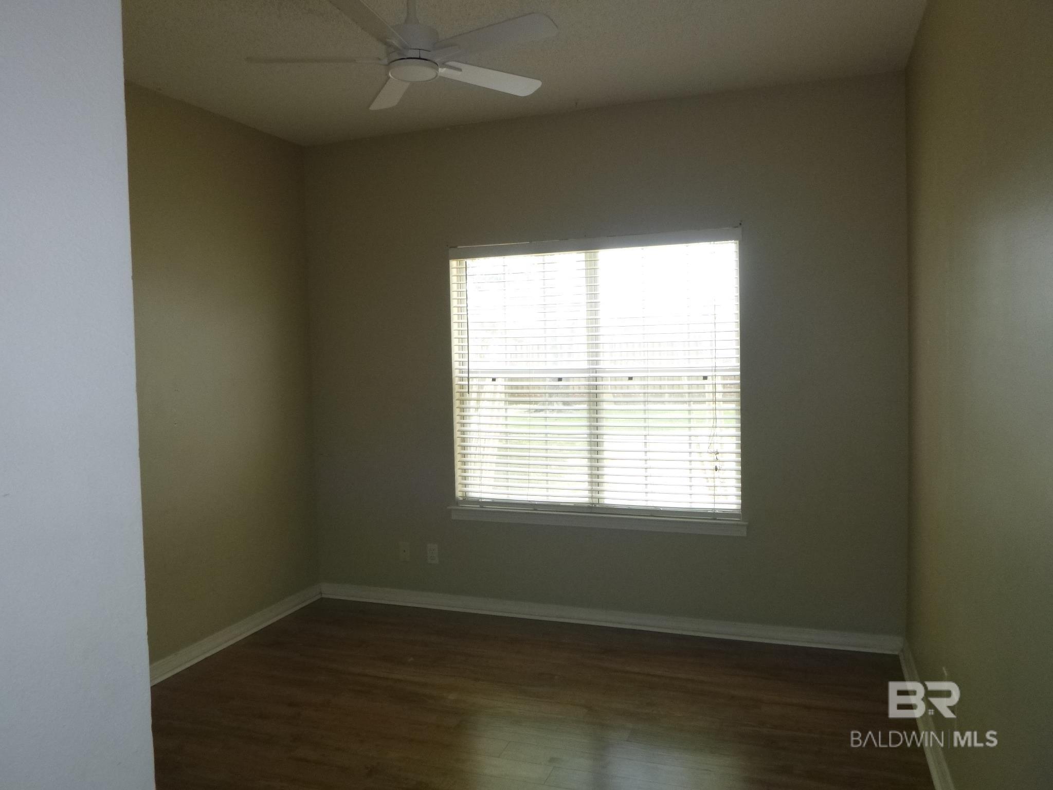 https://zimg.paragon.ice.com/ParagonImages/Property/PG/BCAR/396080/23/0/0/c8b112ce2c124b93982b51aa76a448fd/7/5a3474ae356b634daf01e24414debe2e/396080-dc2d03c4-d453-4c81-bf47-e2b341c71fcd.JPG