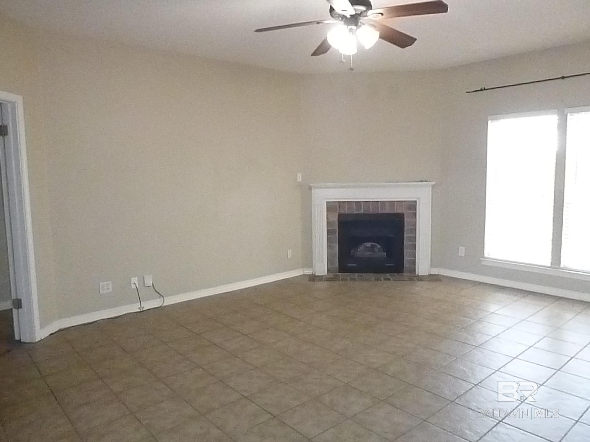 https://zimg.paragon.ice.com/ParagonImages/Property/PG/BCAR/396080/6/0/0/f5f15f9774d069e38b71978dd599f294/7/5a3474ae356b634daf01e24414debe2e/396080-d976a2d0-6c9f-4295-949d-2f07d00c9141.JPG