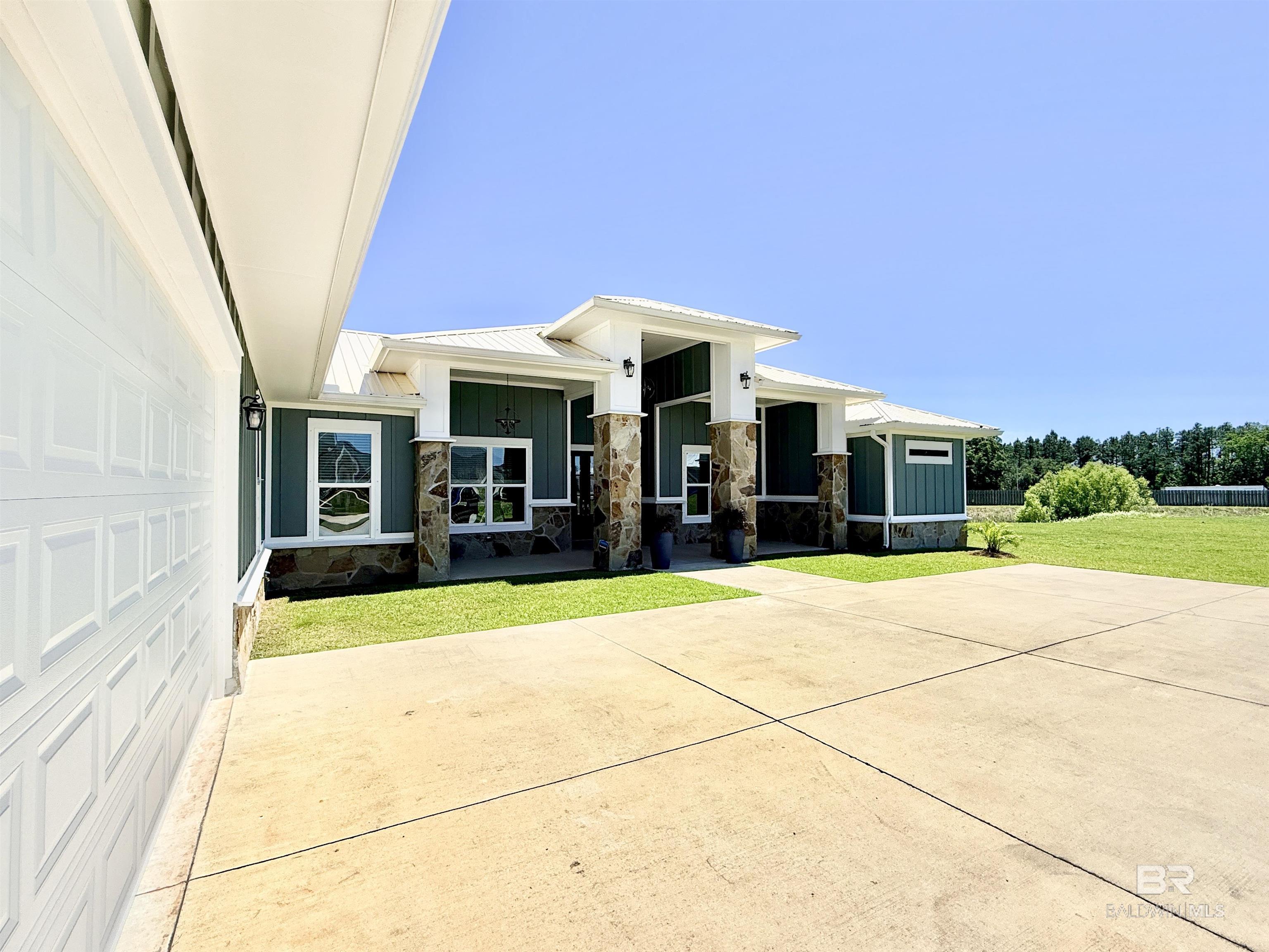 396090 | Photo 16