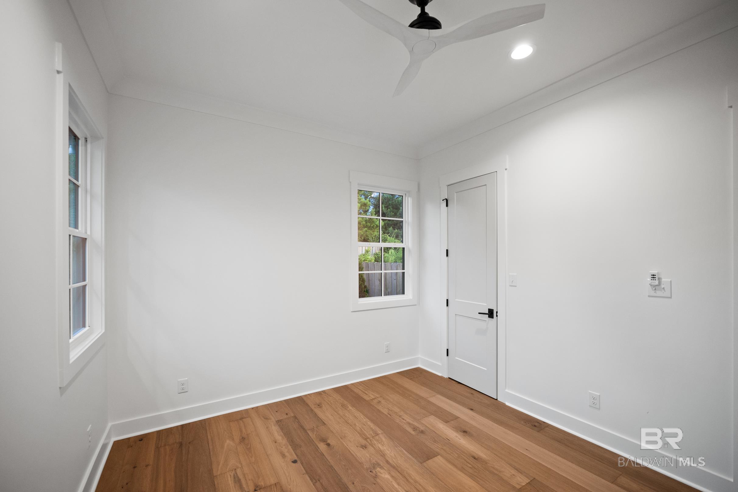 396111 | Photo 23