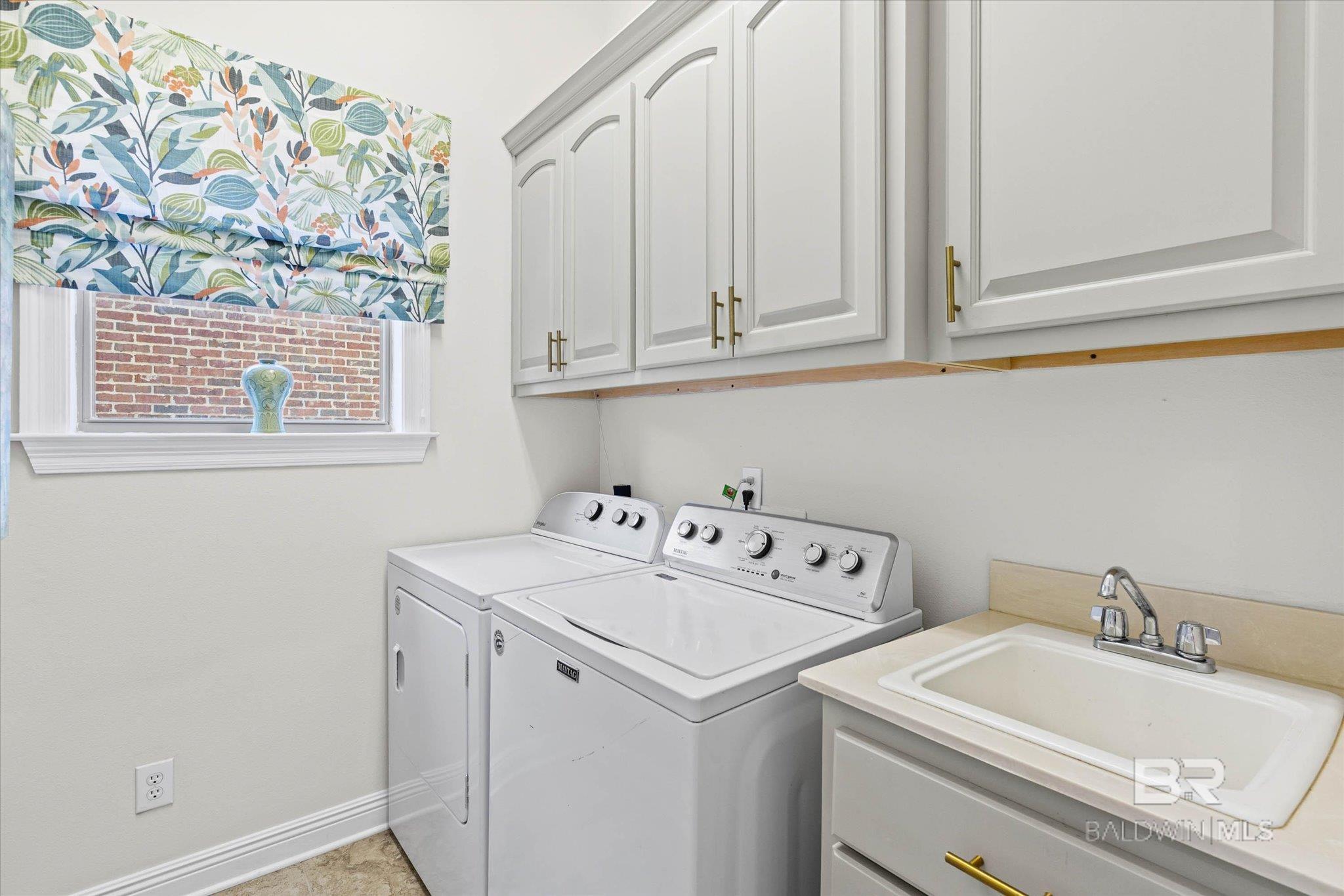 https://zimg.paragon.ice.com/ParagonImages/Property/PG/BCAR/396118/20/0/0/874c30496ec8e2178c6d18814fcc2cdd/7/8ea8e8fb99d2c3d35e0c736d2b77a0b2/396118-e167526a-26ce-4bf2-86a9-bc5e30272ab2.JPG