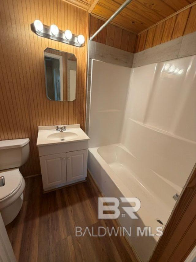 https://zimg.paragon.ice.com/ParagonImages/Property/PG/BCAR/396119/10/0/0/eca15ab1315ee45ca1fc501c96e5502c/7/ff8305534fa61a988d3912b0035860a5/396119-dfe0a9d2-e8cc-4652-8c9a-7cdaef713e6f.JPG