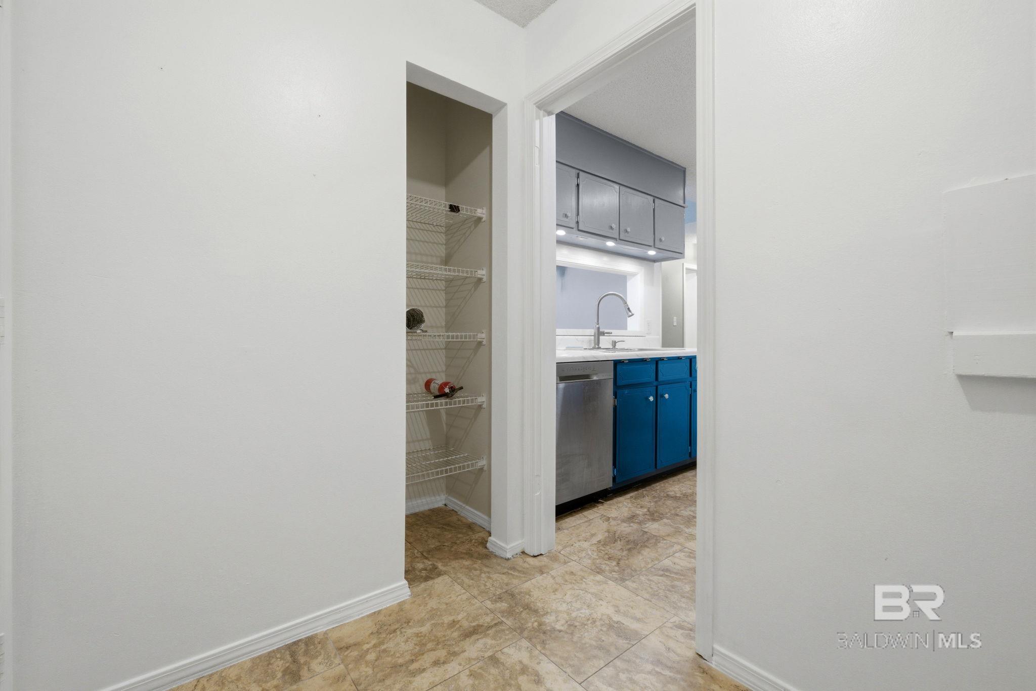 https://zimg.paragon.ice.com/ParagonImages/Property/PG/BCAR/396127/14/0/0/036827a1537c3e3841b3e1d7a4eac8d7/7/da4d3245f70af51a00a50bf180e2a820/396127-687b1465-f353-4ec9-b328-60ae7407bfa0.JPG