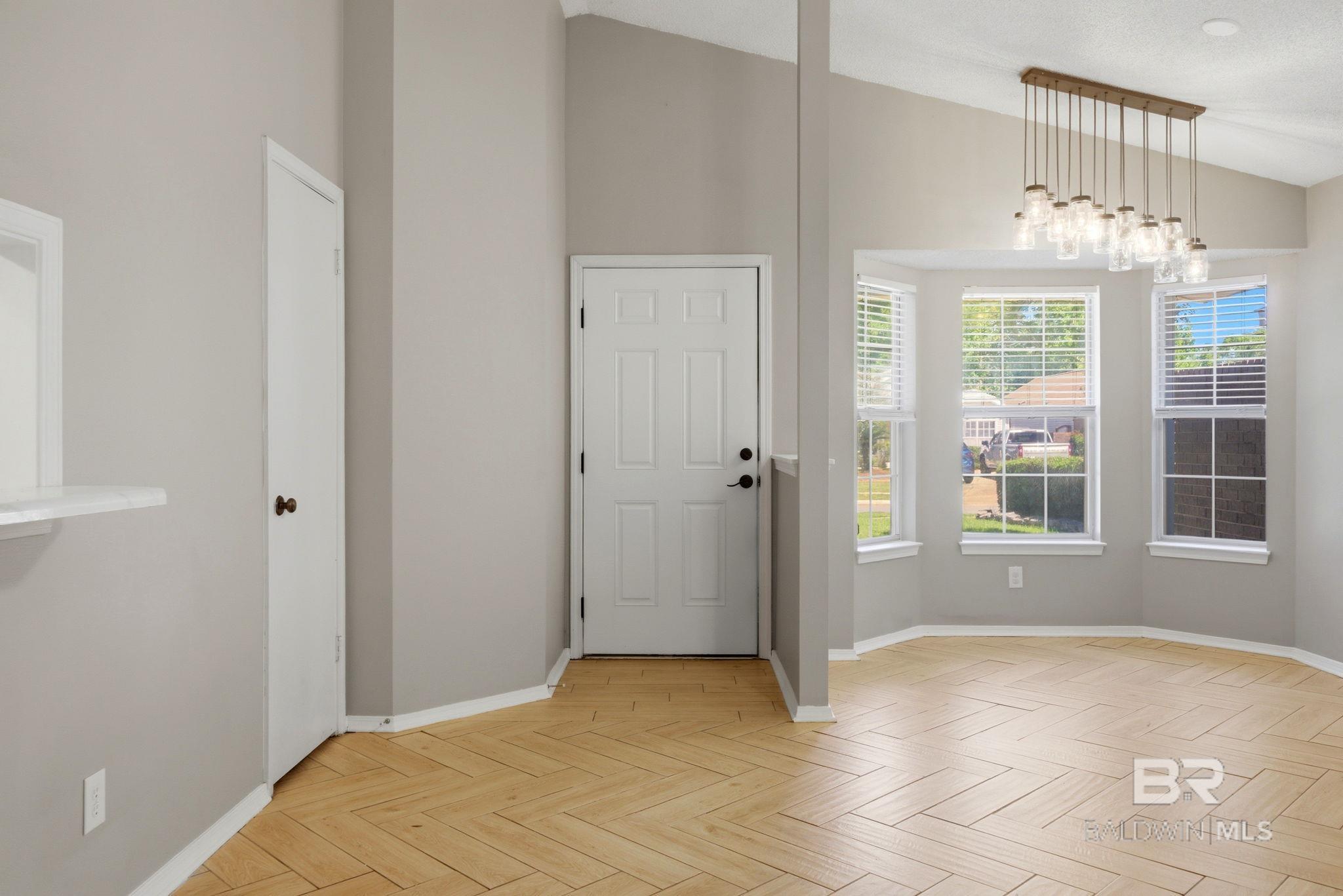 https://zimg.paragon.ice.com/ParagonImages/Property/PG/BCAR/396127/5/0/0/573f0cc19e70b503174fd00b5083a1c3/7/da4d3245f70af51a00a50bf180e2a820/396127-d4e6e96a-c3b8-4f97-9f51-2727379fcf49.JPG