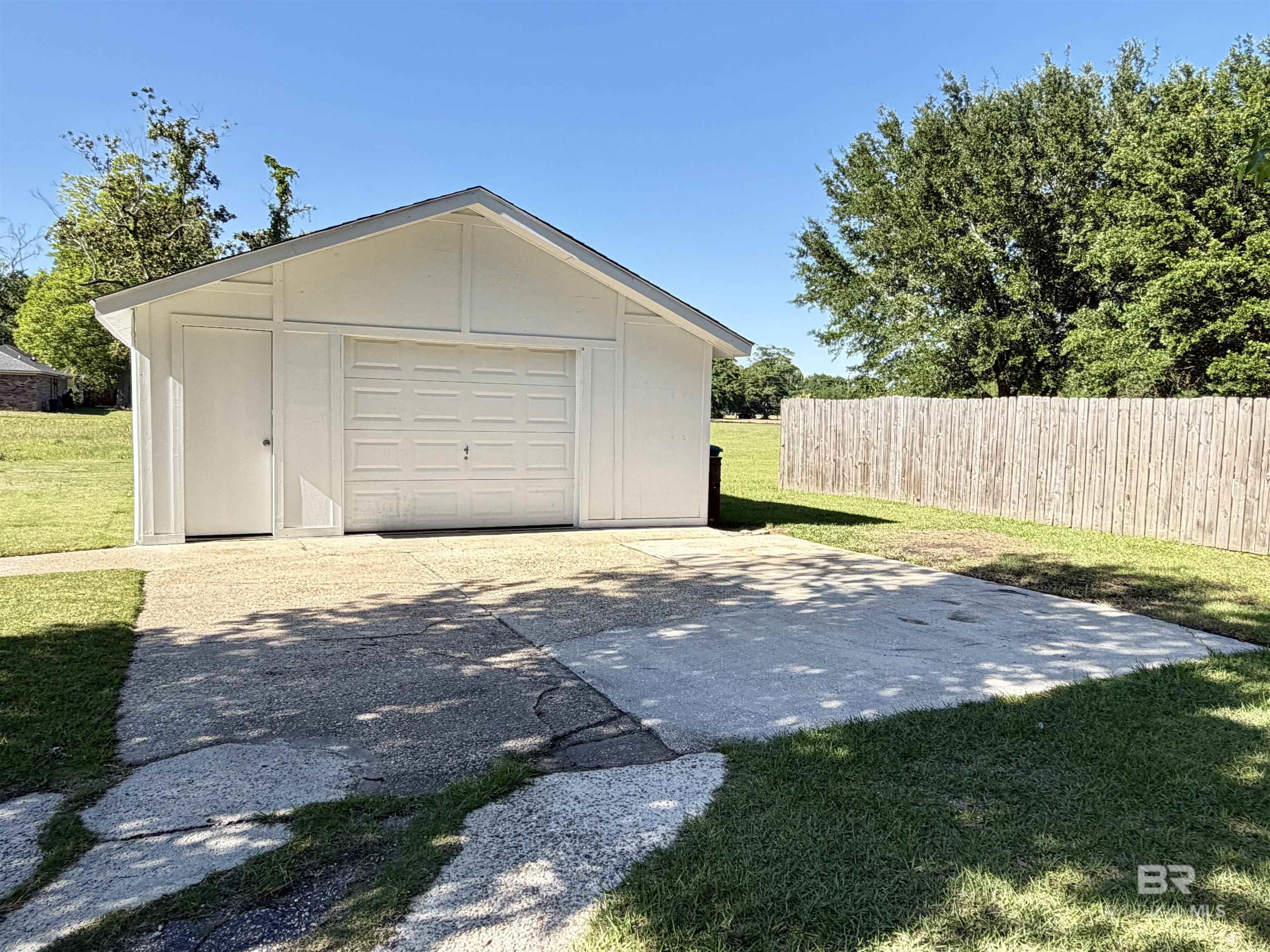 https://zimg.paragon.ice.com/ParagonImages/Property/PG/BCAR/396129/16/0/0/1a02cae42f19bf1affb7a1d9d786532e/7/2de1798d62020bef826ffc1272aad491/396129-4ada73b2-f2be-42d3-ab3c-3c2ac6a660a2.JPG