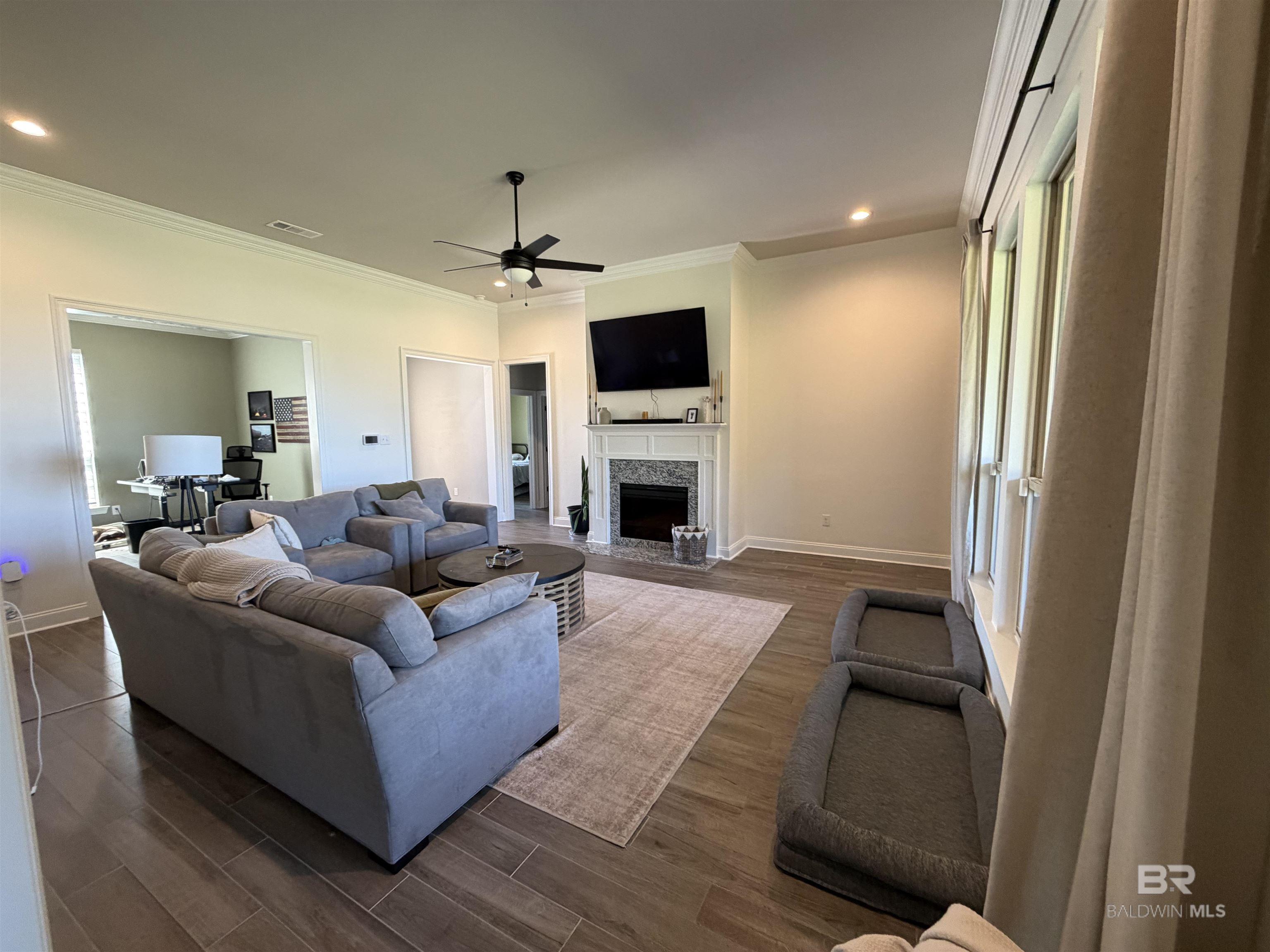 https://zimg.paragon.ice.com/ParagonImages/Property/PG/BCAR/396132/9/0/0/2ae329be28db97c236054d51a9511c3a/7/d5ed00960a9967c80ddfe19eed8aaf8c/396132-b994272c-282d-4754-896d-3a5f8ce24f3b.JPG