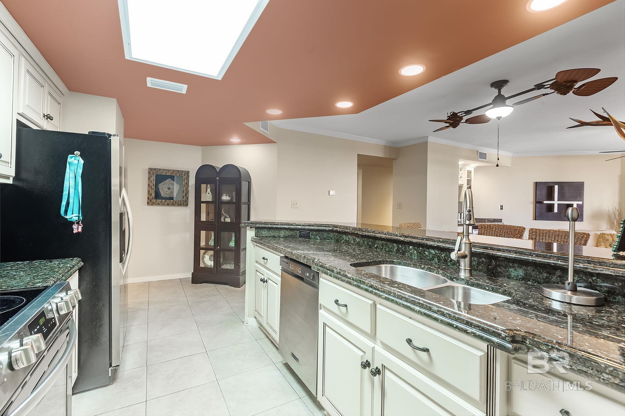 https://zimg.paragon.ice.com/ParagonImages/Property/PG/BCAR/396133/13/0/0/9b8f5e8b7b3a2d91090ed1219df4f30d/7/c5b88af1496b68072c436a88b2373cb0/396133-947e9bb0-832f-425c-9da1-827918ce08cf.JPG