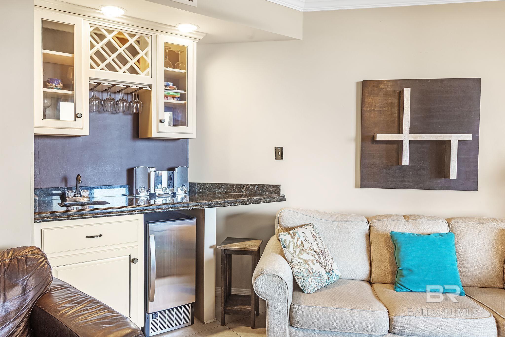 https://zimg.paragon.ice.com/ParagonImages/Property/PG/BCAR/396133/16/0/0/d288fec5babb694b323c0b5a360c3ef8/7/c5b88af1496b68072c436a88b2373cb0/396133-10a36d54-72fe-4fe5-bf05-a4024e329772.JPG