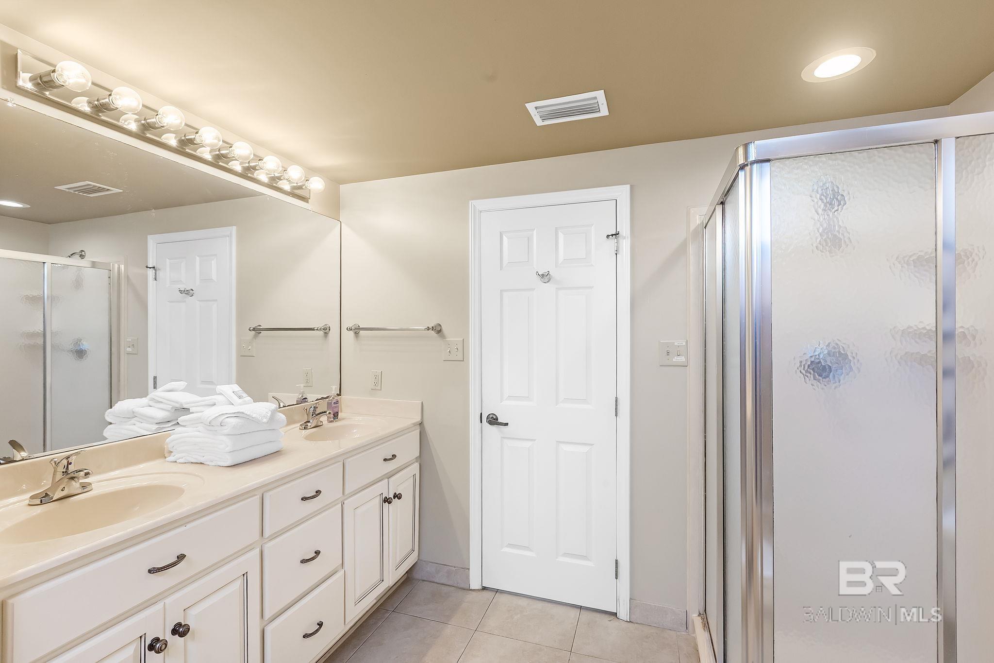 https://zimg.paragon.ice.com/ParagonImages/Property/PG/BCAR/396133/20/0/0/2d75f28714e705ef6a620c70f77a0a72/7/c5b88af1496b68072c436a88b2373cb0/396133-411e80cb-edba-467e-b7f5-968a3611b2c0.JPG