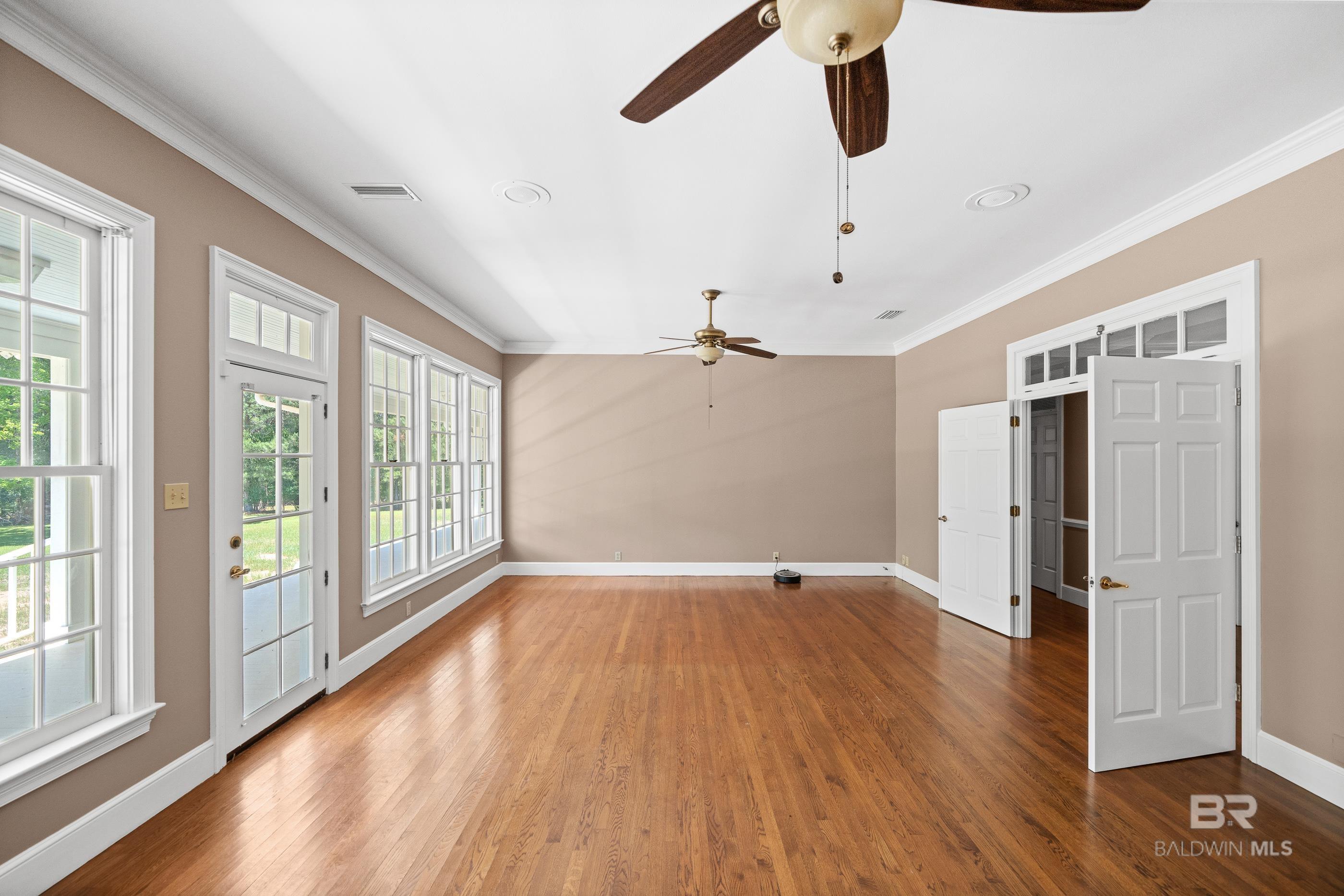https://zimg.paragon.ice.com/ParagonImages/Property/PG/BCAR/396134/9/0/0/8f30ca82be65424b650fe4c0a67969ea/7/dfb3cff1a7edbc8d3dd278888d0749ad/396134-96df9e98-17f4-41ca-8cb4-b5d136892692.JPG
