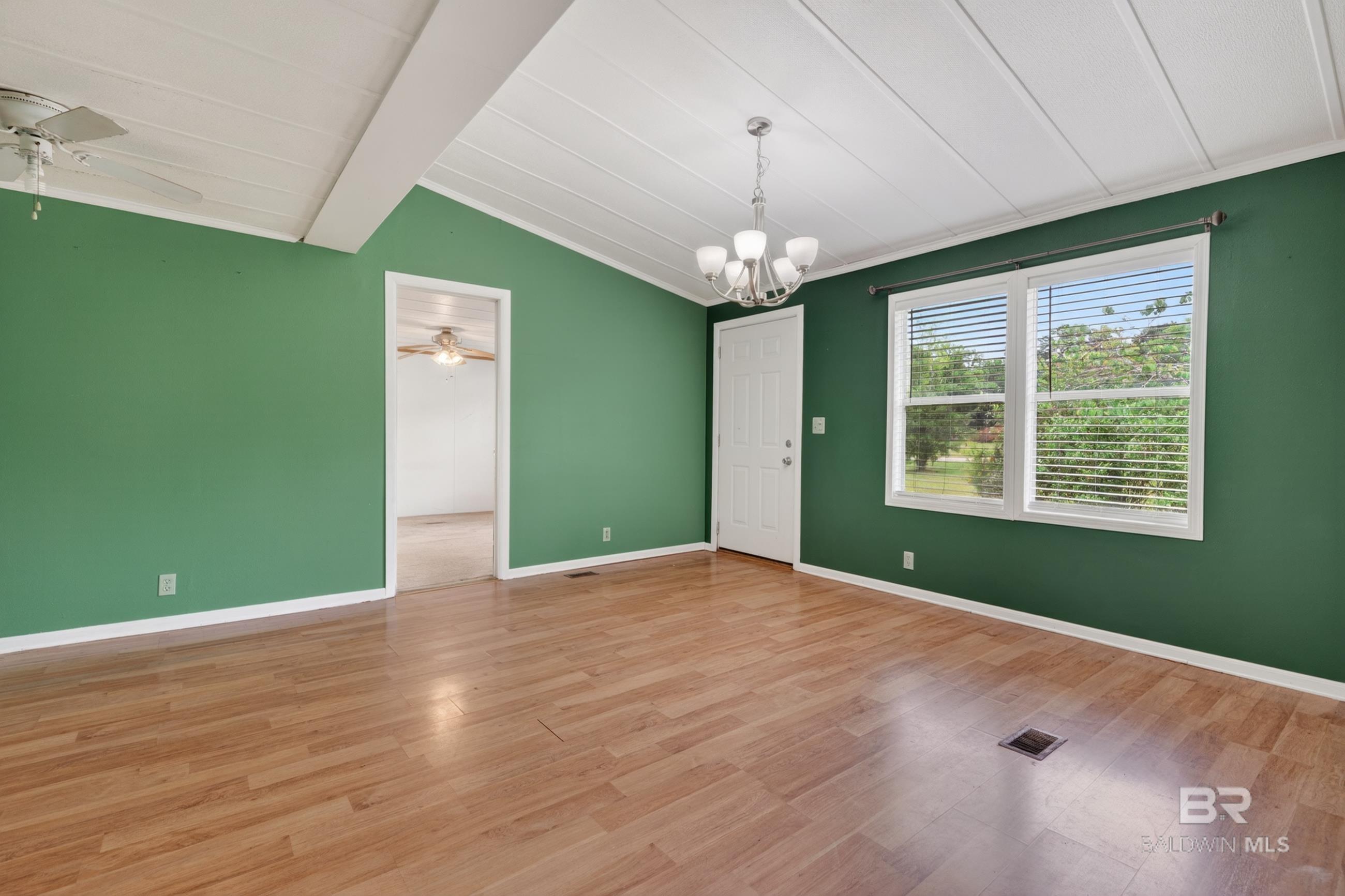 https://zimg.paragon.ice.com/ParagonImages/Property/PG/BCAR/396137/25/0/0/5877c395aad9fe5fce4559d5f798e6c1/7/00ae9acc52bdf228baa97ede553d3a00/396137-1fc19d31-4ca8-4589-8d87-e0d1053e8095.JPG