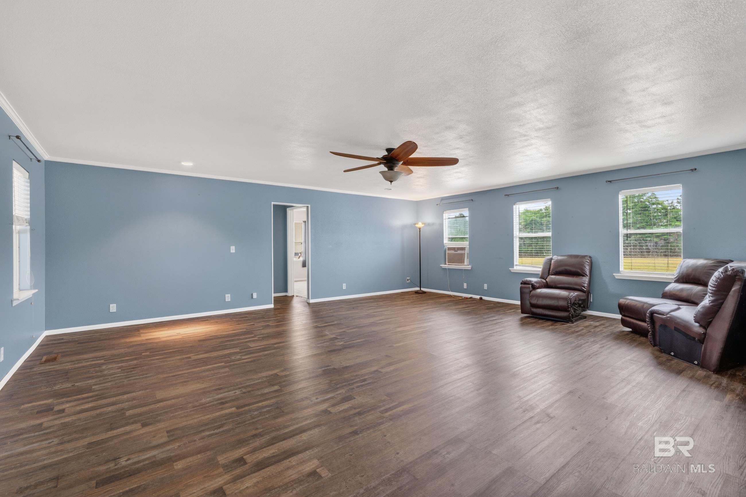https://zimg.paragon.ice.com/ParagonImages/Property/PG/BCAR/396137/30/0/0/1dbff3026748a6bb7ae13256d4de2d28/7/00ae9acc52bdf228baa97ede553d3a00/396137-c12ecad4-a6ce-472c-a71d-076624c9bff8.JPG