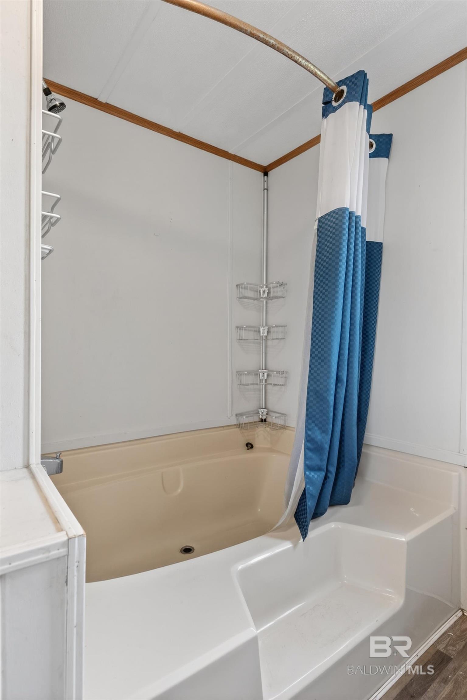https://zimg.paragon.ice.com/ParagonImages/Property/PG/BCAR/396137/42/0/0/ac915efd9e087cc664243648022eeab3/7/00ae9acc52bdf228baa97ede553d3a00/396137-9e72a27c-6cec-41b3-9809-b9f4fcbd7632.JPG
