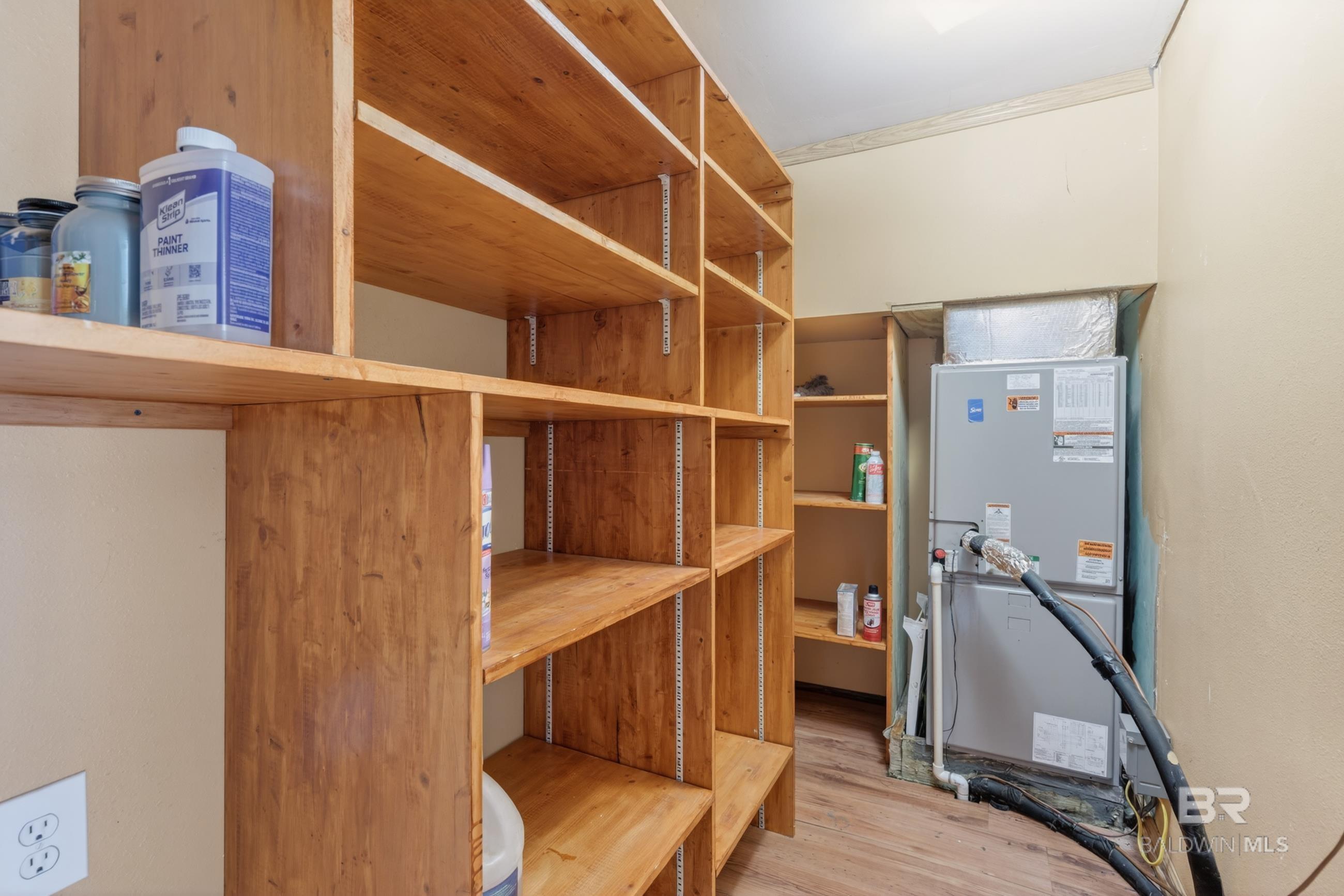 https://zimg.paragon.ice.com/ParagonImages/Property/PG/BCAR/396137/56/0/0/939706d57a2fea0e6d60fc19bdac699b/7/00ae9acc52bdf228baa97ede553d3a00/396137-09374d30-64b8-428c-a645-ed3bef5a2952.JPG