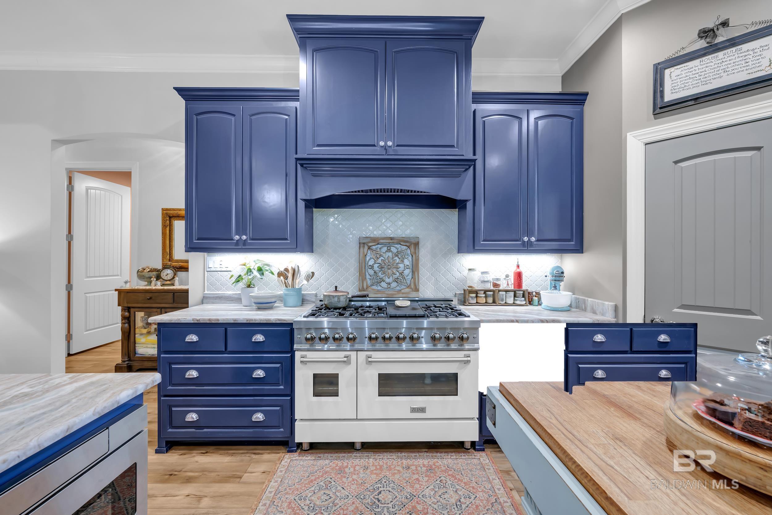 https://zimg.paragon.ice.com/ParagonImages/Property/PG/BCAR/396138/32/0/0/b4bd0f9c34e5b65591e6d80d6662af29/7/4f142fec323316dd62b485141e2b9e36/396138-5c716f04-cee2-4e57-9ffa-b9df636c3c28.JPG