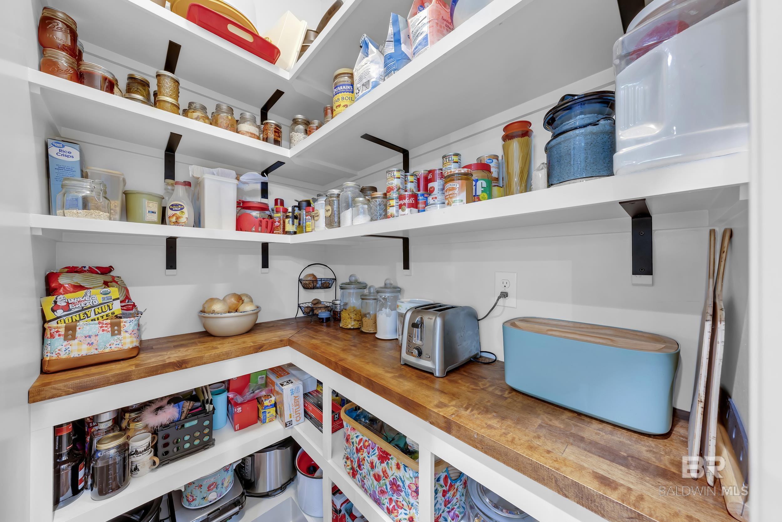 https://zimg.paragon.ice.com/ParagonImages/Property/PG/BCAR/396138/34/0/0/f7767cc8b01ede97b9410bc0c3ca35f0/7/4f142fec323316dd62b485141e2b9e36/396138-7ad320b6-fe8e-483e-9c01-ba9f4e58a737.JPG