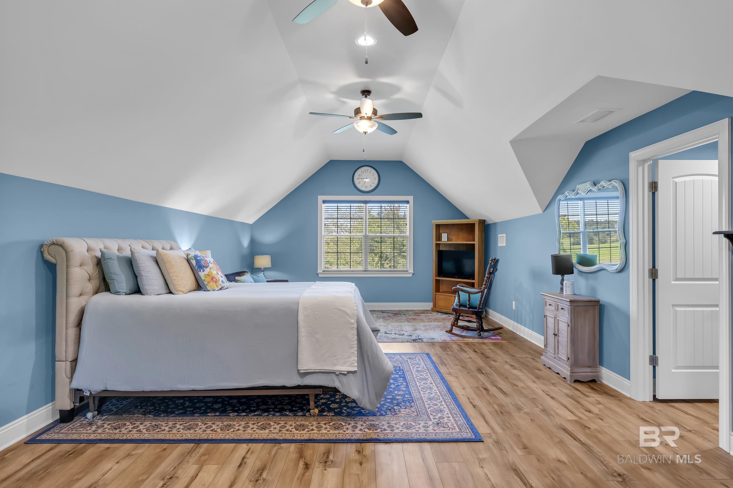 https://zimg.paragon.ice.com/ParagonImages/Property/PG/BCAR/396138/46/0/0/fae7beab9509f67431a844bc8ff9c58e/7/4f142fec323316dd62b485141e2b9e36/396138-872e51e9-c523-442a-8ea3-c2443e6c8d51.JPG