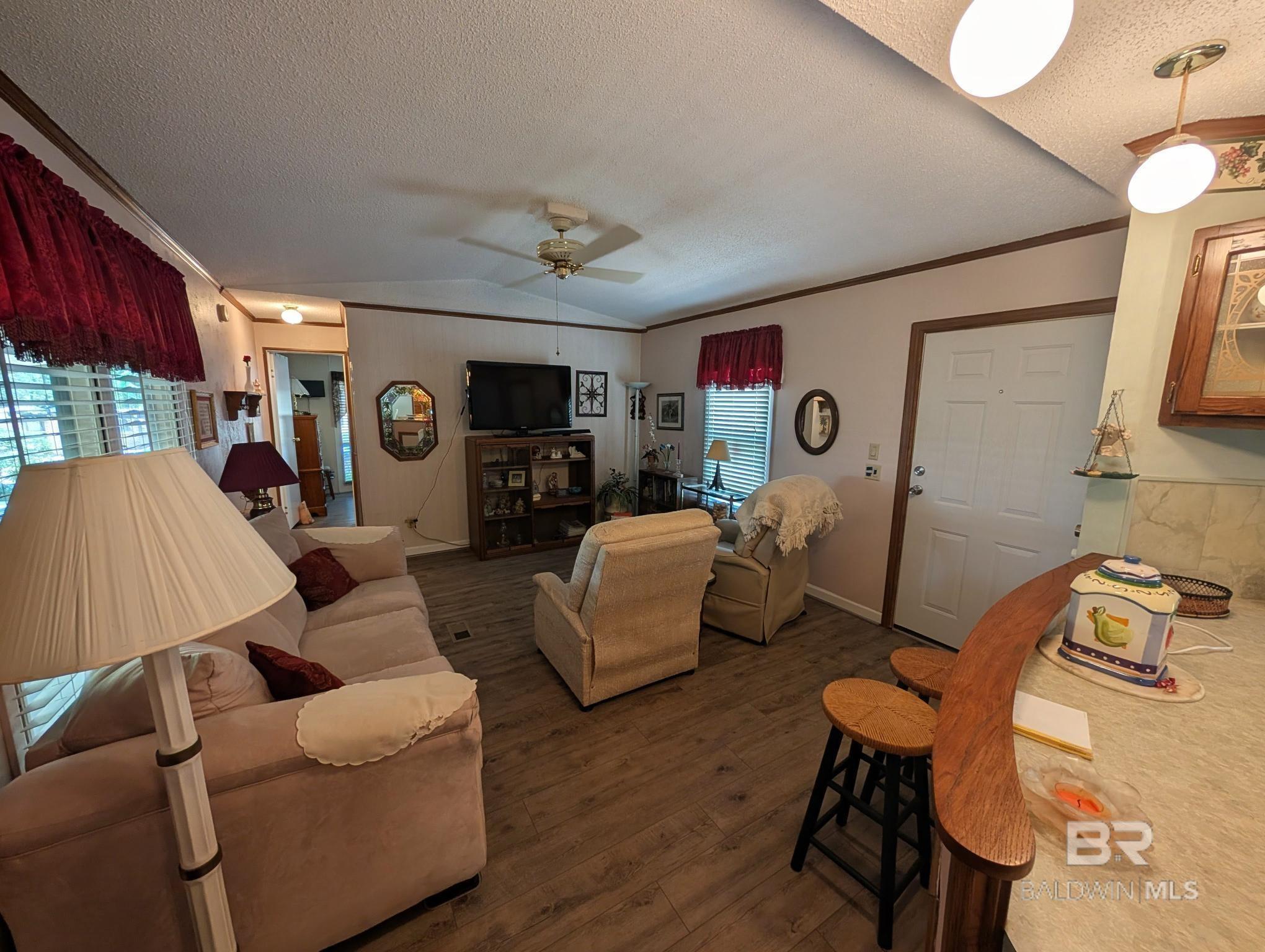 https://zimg.paragon.ice.com/ParagonImages/Property/PG/BCAR/396139/2/0/0/232a422b89fd0da2d27a5408cea41f13/7/a9fd20317de7f54040086d2ac918208b/396139-e2a1bcc1-7381-41be-810e-240999974bc5.JPG