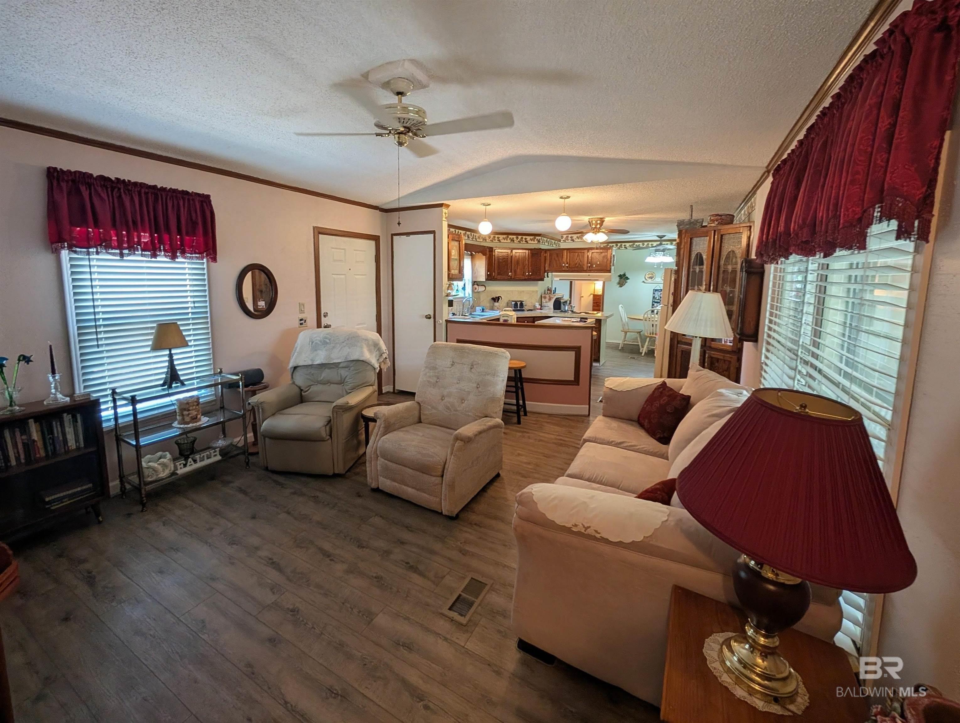 https://zimg.paragon.ice.com/ParagonImages/Property/PG/BCAR/396139/3/0/0/86084e8067dbb104ce529651a7a1ffe0/7/a9fd20317de7f54040086d2ac918208b/396139-7ca25f16-bf4f-44ce-a597-490dfab8691e.JPG
