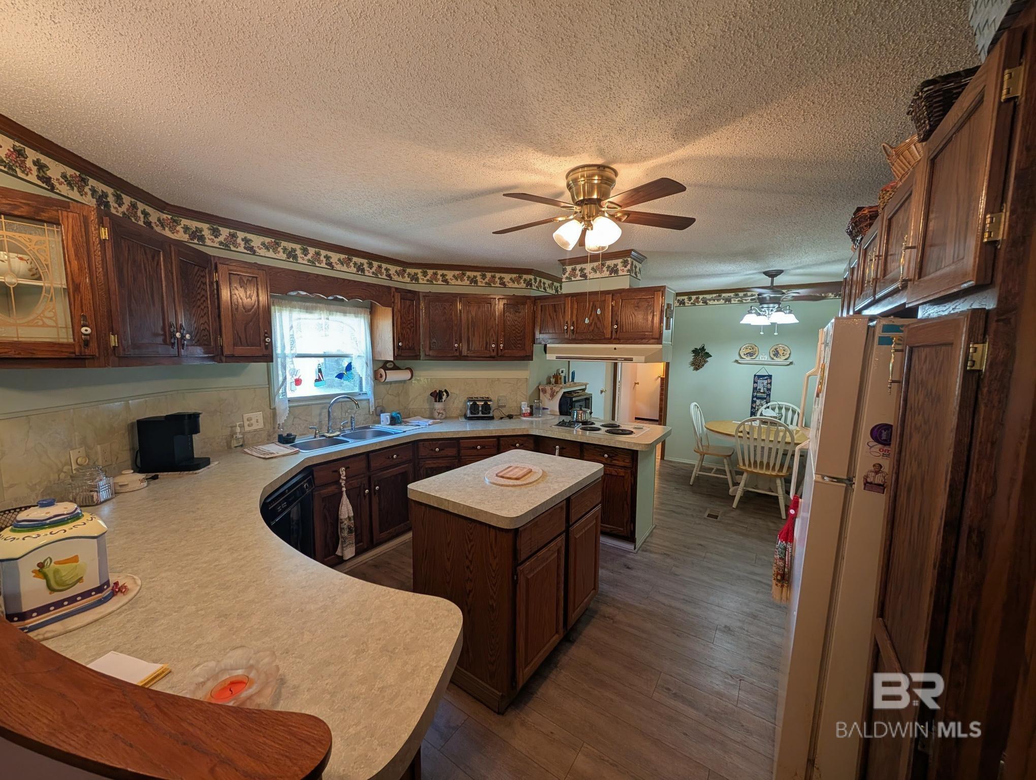 https://zimg.paragon.ice.com/ParagonImages/Property/PG/BCAR/396139/7/0/0/6a27e71e25b1080a1143fa3c8a4c4dbe/7/a9fd20317de7f54040086d2ac918208b/396139-6a3b57ff-e285-482e-94ab-72098e8c035a.JPG