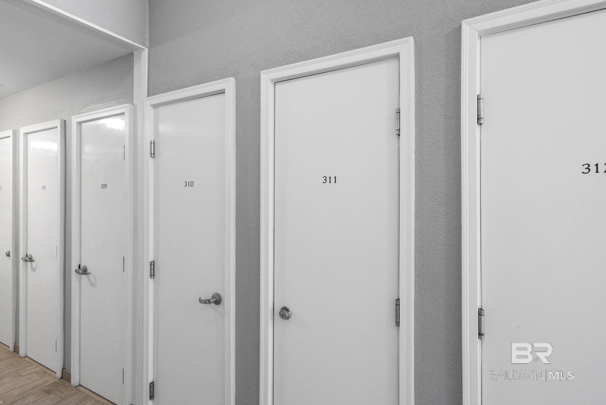 https://zimg.paragon.ice.com/ParagonImages/Property/PG/BCAR/396151/7/0/0/7983afed8429fcb383603f0054ce8f9d/7/9b64df5b0f554de7e49e6fa5e9b3febe/396151-3bbf8d2d-a73c-4ce2-86cf-4dd882c18c90.JPG