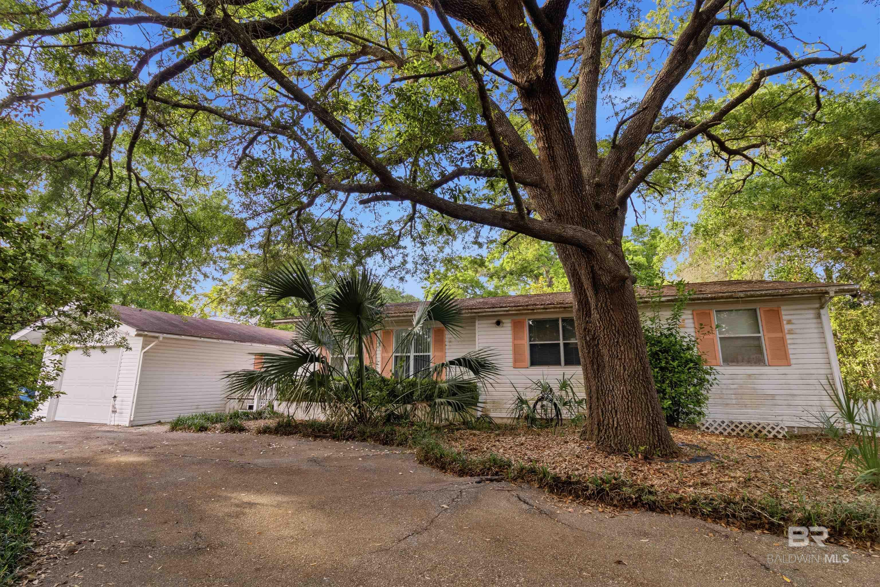 450 W Canal Drive