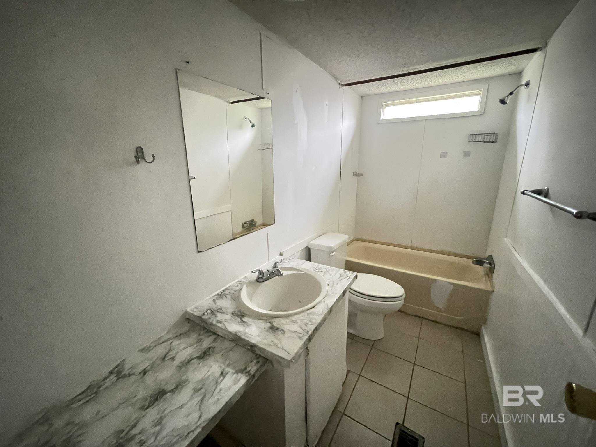 https://zimg.paragon.ice.com/ParagonImages/Property/PG/BCAR/396253/10/0/0/3298ed2cf63aa4330516c27df9b3ce0a/7/fac6f4d012af8f24f69106fc0f92f154/396253-cda67bd2-73ee-4b2e-8ca3-9a3916eaf782.JPG