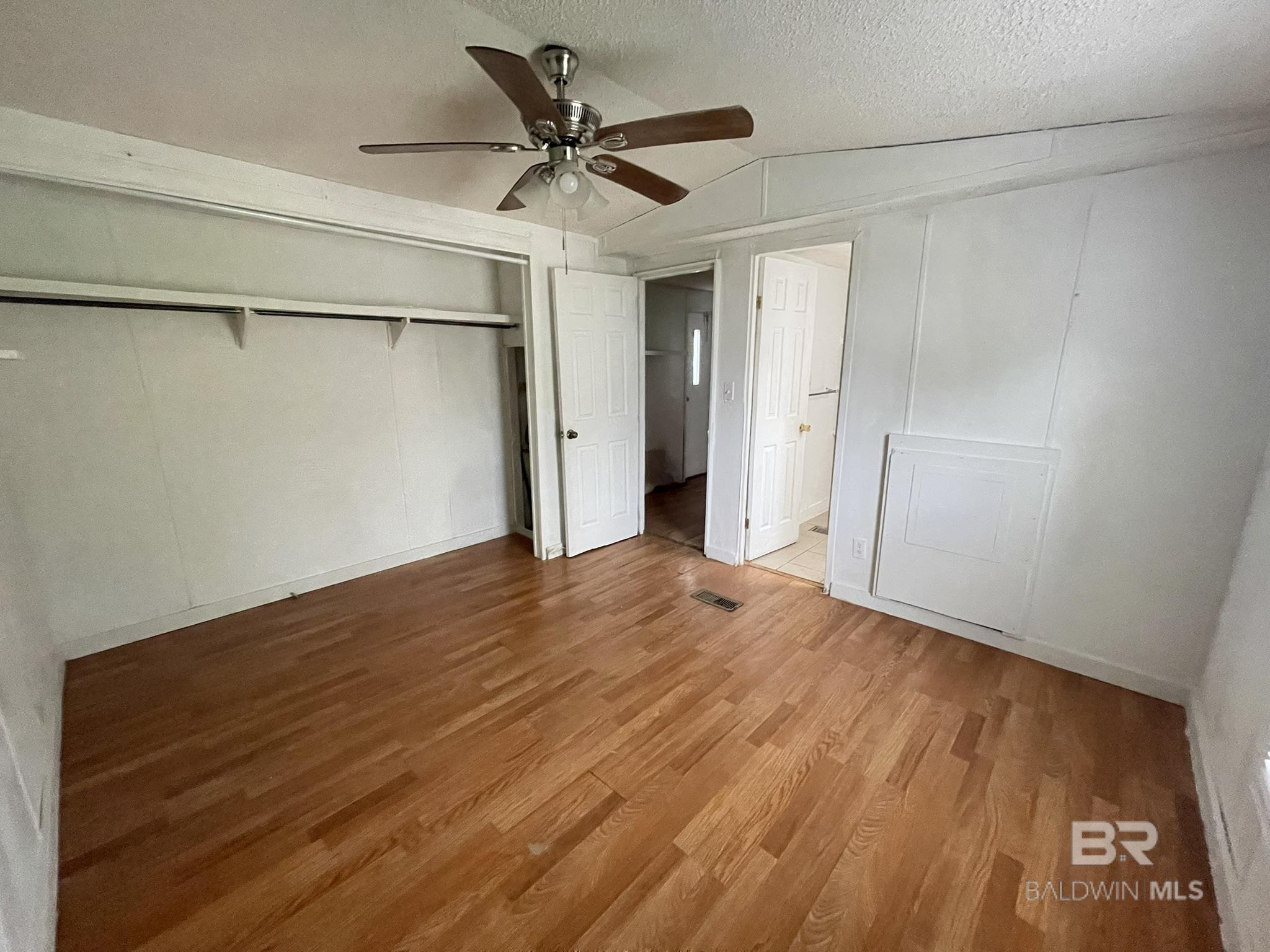 https://zimg.paragon.ice.com/ParagonImages/Property/PG/BCAR/396253/7/0/0/c92d4a67f5b5f3dd1f17c43e2b041bcc/7/fac6f4d012af8f24f69106fc0f92f154/396253-853094c4-c1cd-4f93-b8a0-f953b6553d18.JPG
