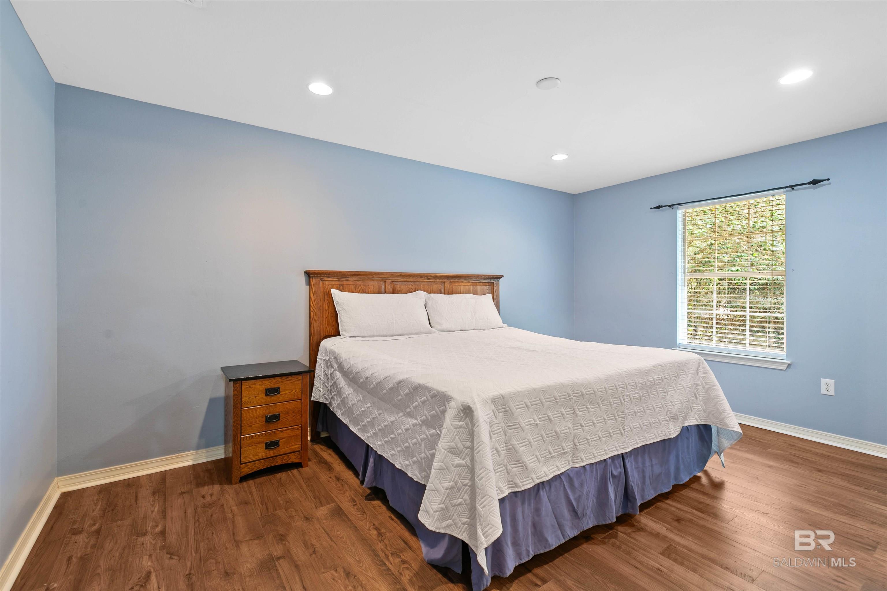 https://zimg.paragon.ice.com/ParagonImages/Property/PG/BCAR/396255/15/0/0/81e0aa09c78a58935b89c01d934b26d2/7/2493e5b29461c80e2a9032a7221e45b4/396255-95366e62-7ee7-4b53-a4c2-f7397962caca.JPG