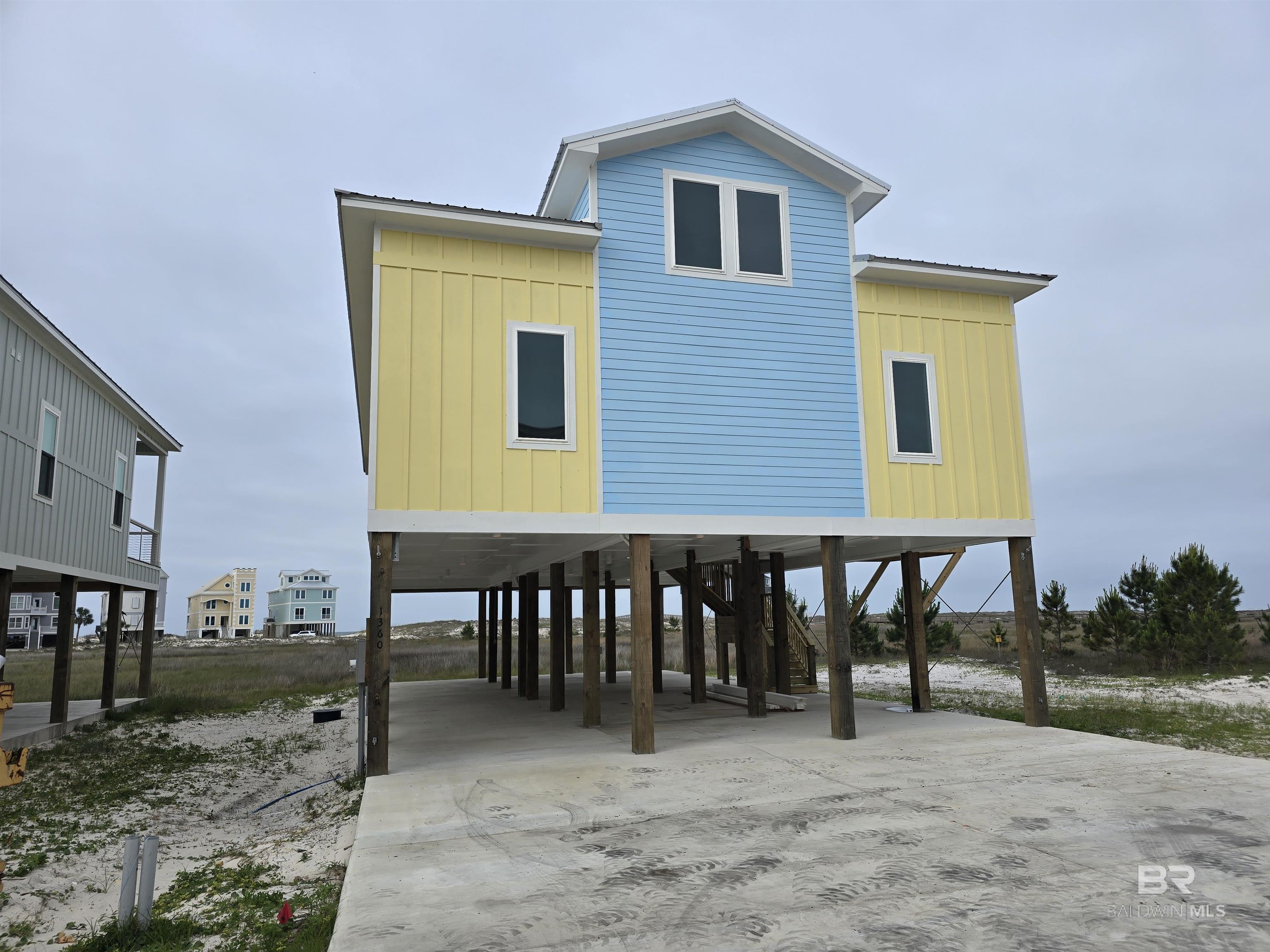 1360 Sandy Lane