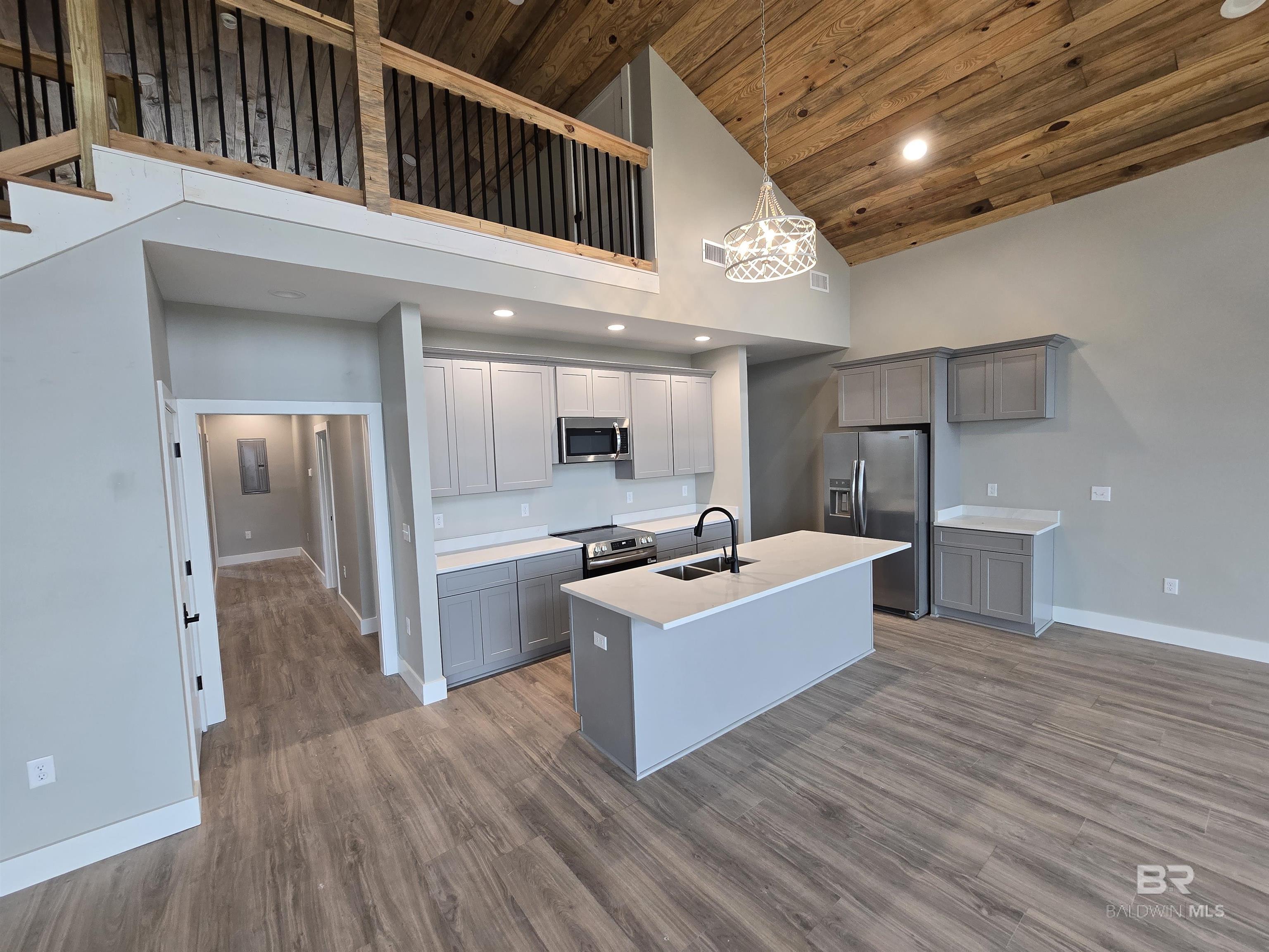 https://zimg.paragon.ice.com/ParagonImages/Property/PG/BCAR/396256/4/0/0/6d0ad1c5be378f580446a2b4cca7ae09/7/cb7fa451cd795845d834941823b3e566/396256-e5826a13-a933-436b-8f60-867d87788652.JPG