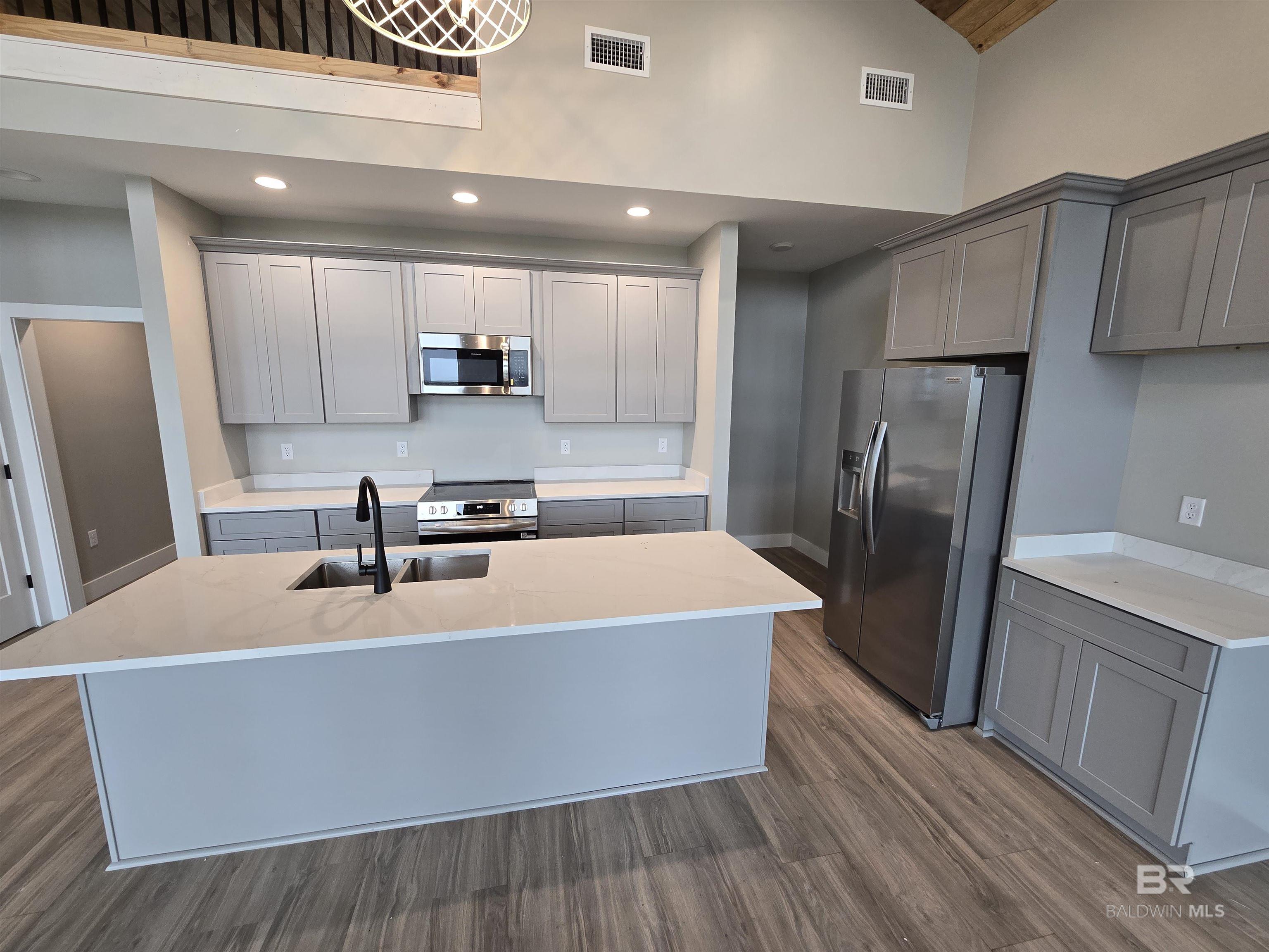https://zimg.paragon.ice.com/ParagonImages/Property/PG/BCAR/396256/6/0/0/21c51412cbf6813eef853960b84af7d4/7/cb7fa451cd795845d834941823b3e566/396256-59acd5e8-4876-4e5d-a881-9376f0a86df4.JPG