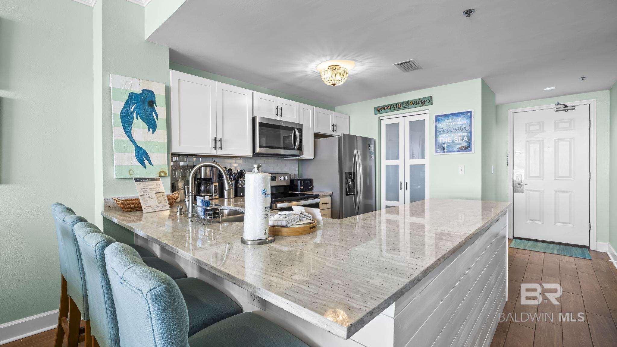 https://zimg.paragon.ice.com/ParagonImages/Property/PG/BCAR/396258/20/0/0/dec7f0f6e6c12b8b27bc50c1aa95e73b/7/ba84a8440c1e77463a035973fa103bb0/396258-f3aae000-3d8a-4483-8ccc-cd3a6889352c.JPG