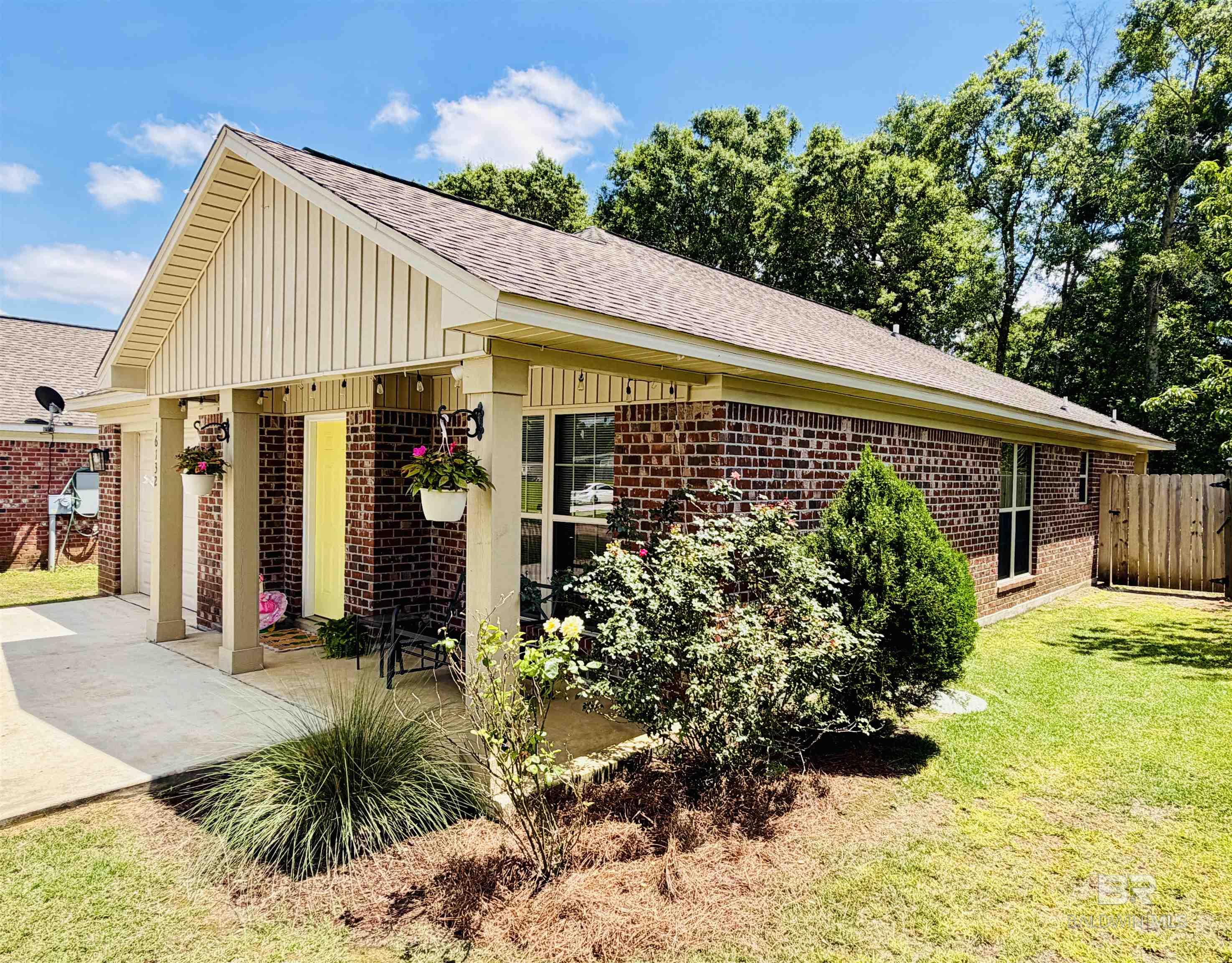 https://zimg.paragon.ice.com/ParagonImages/Property/PG/BCAR/396263/1/0/0/0e7705e8be9dc0efcfa65a017a074fb9/7/c8e2fb6776ca5ace046d8609c3e81c00/396263-c6e777a9-deb2-4519-8bb0-f69adec55ad5.JPG