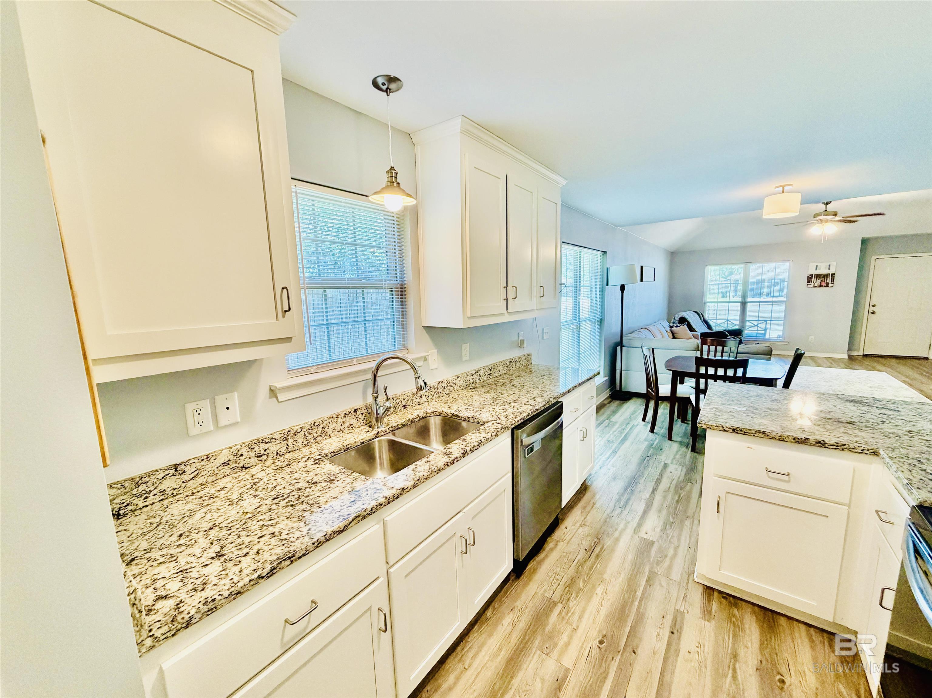 https://zimg.paragon.ice.com/ParagonImages/Property/PG/BCAR/396263/11/0/0/2cbb677e5ac4817547217ae1e91cca20/7/c8e2fb6776ca5ace046d8609c3e81c00/396263-2fd374e6-7a9a-4cc4-80be-bec1bb6a6187.JPG